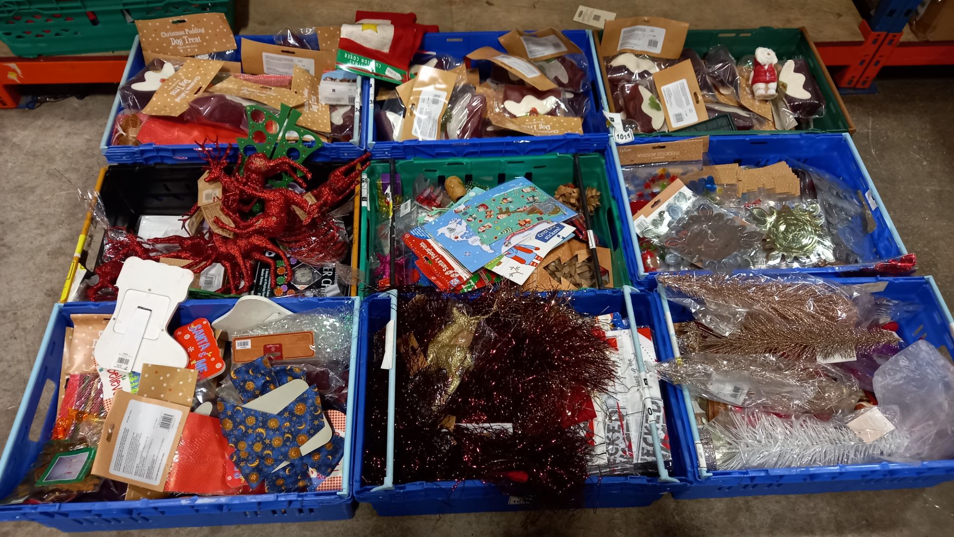 APPROX 500 PIECE MIXED CHRISTMAS DECORATION IN 9 TRAYS I.E BAUBLES, CHRISTMAS CRACKERS ELF TAPE,