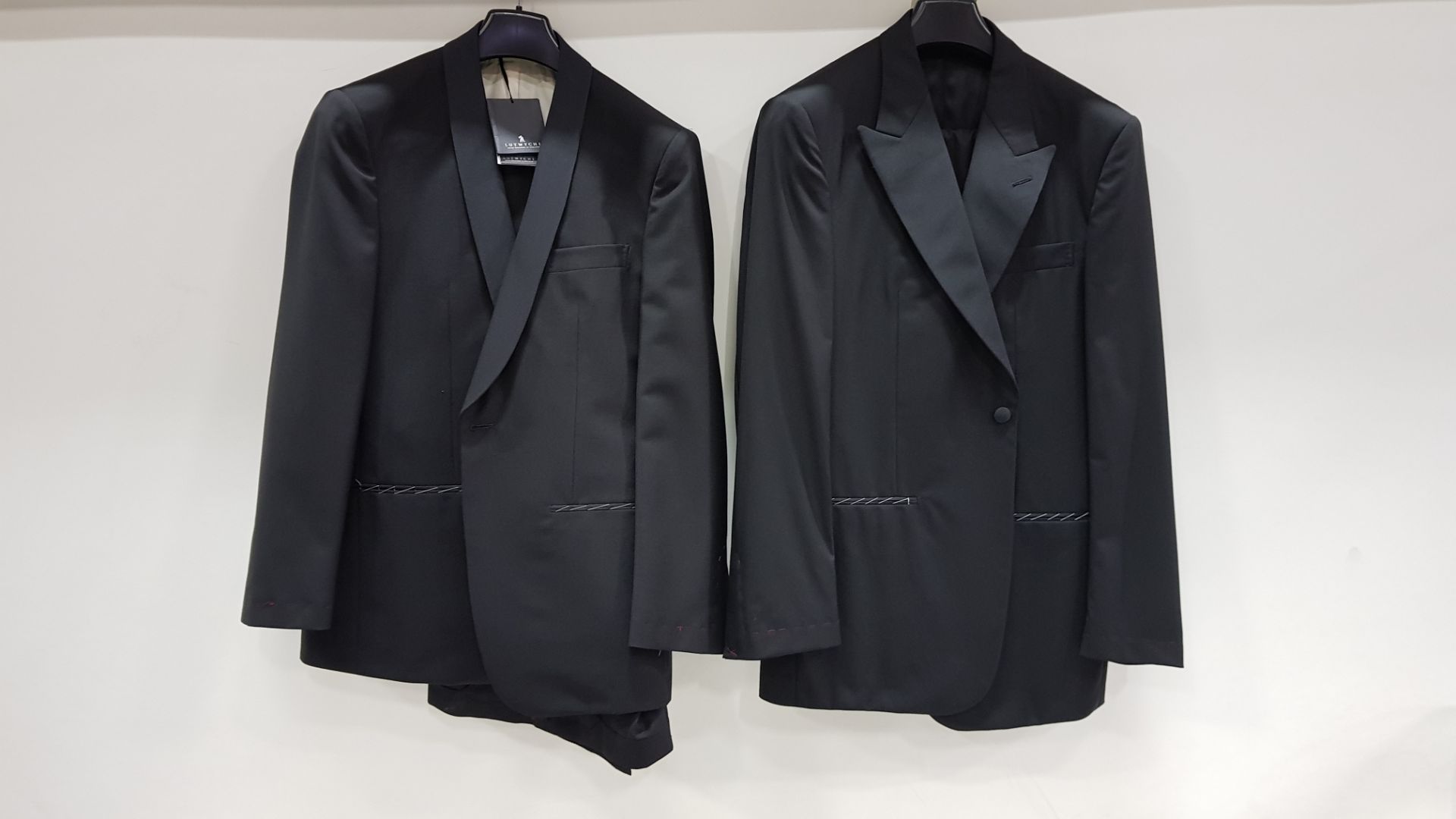 3 X BRAND NEW LUTWYCHE BLACK TAILORED SUITS SIZES 44L,42R,52R (PLEASE NOTE SUITS NOT FULLY