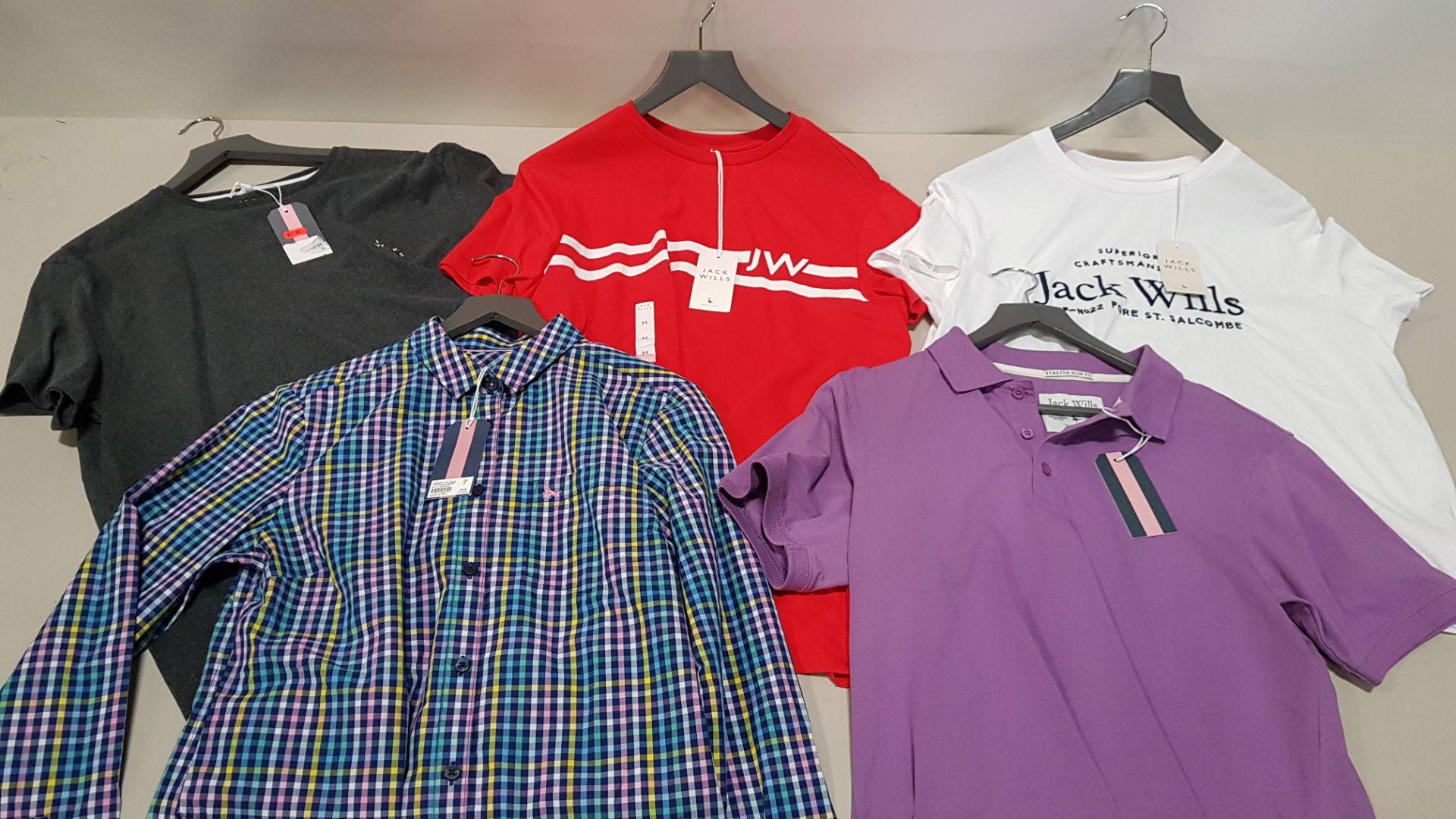 10 PIECE MIXED JACK WILLS CLOTHING LOT IN VARIOUS SIZES CONTAINING FORMAL SHIRTS, CREWNECK T