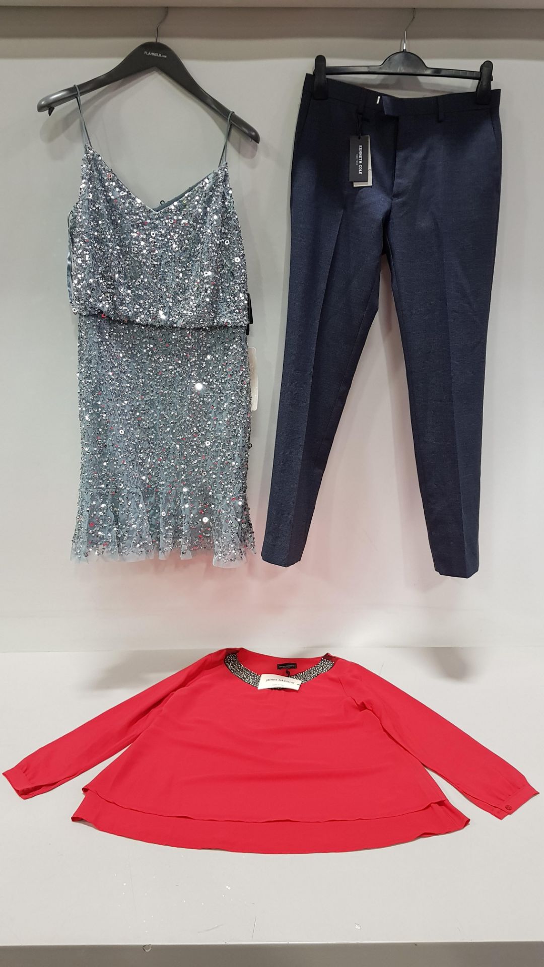 6 PIECE MIXED CLOTHING LOT CONTAINING ADRIANNA PAPELL DRESS SIZE 18, JAMES LAKELAND TOP SIZE 16,