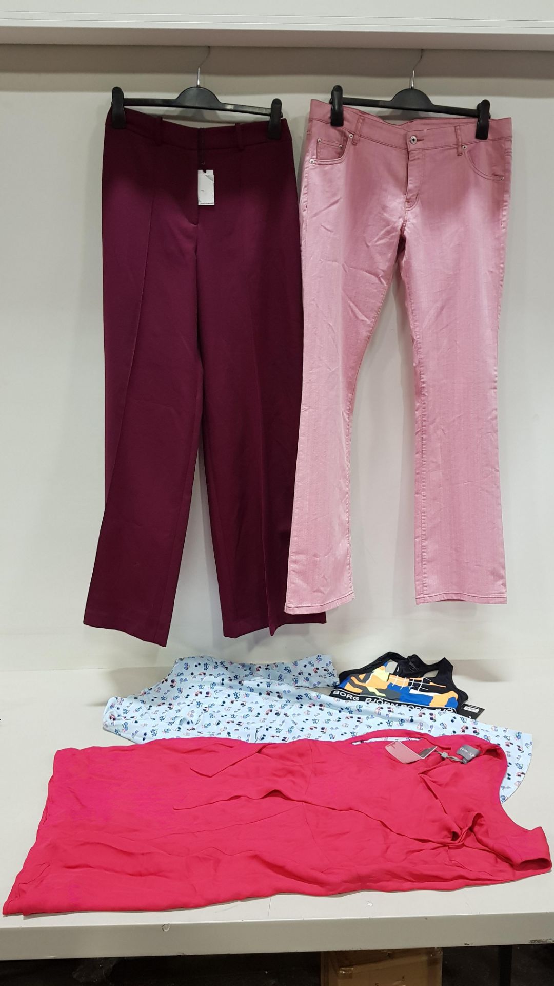 6 PIECE MIXED CLOTHING LOT CONTAINING MILLY TROUSERS SIZE 8, BJORN BORG SPORTS BRA SIZE 12,