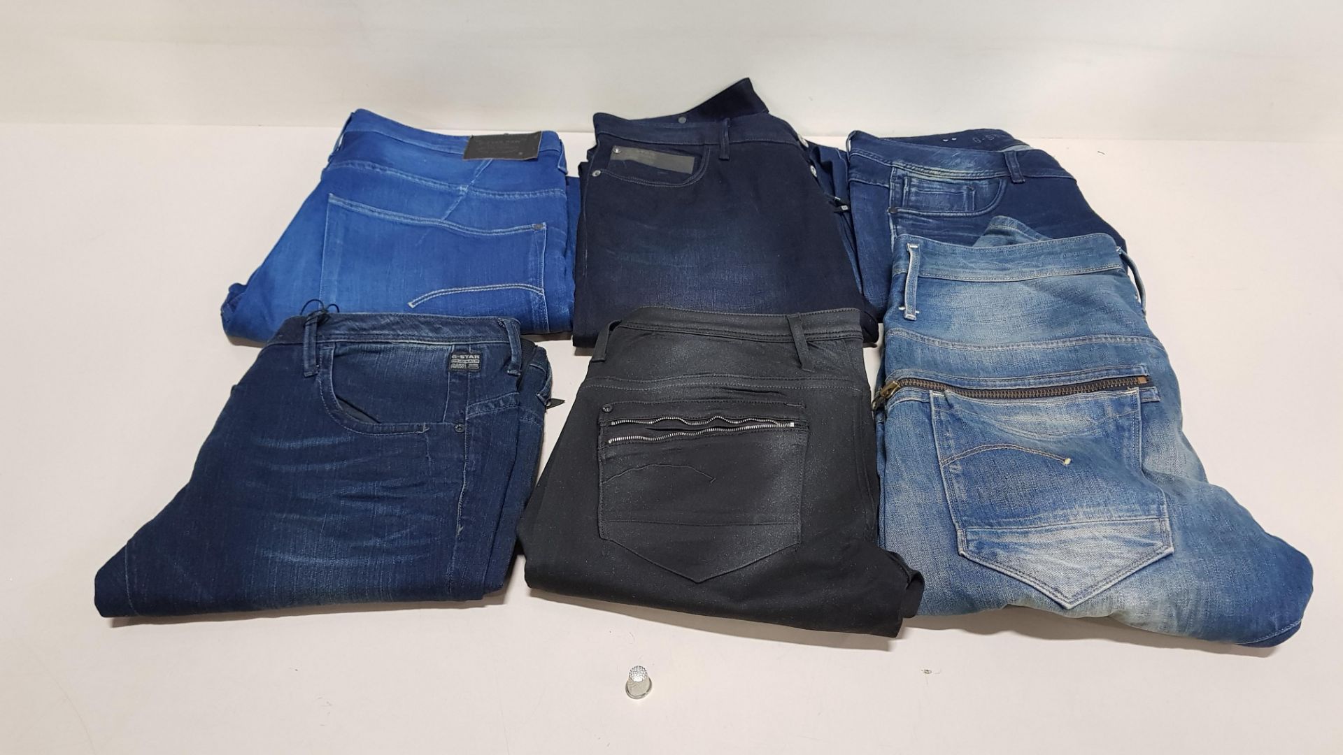 6 X PAIRS OF BRAND NEW G-STAR RAW JEANS IN VARIOUS STYLES & COLOURS IE. LIGHT BLUE, DARK BLUE AND