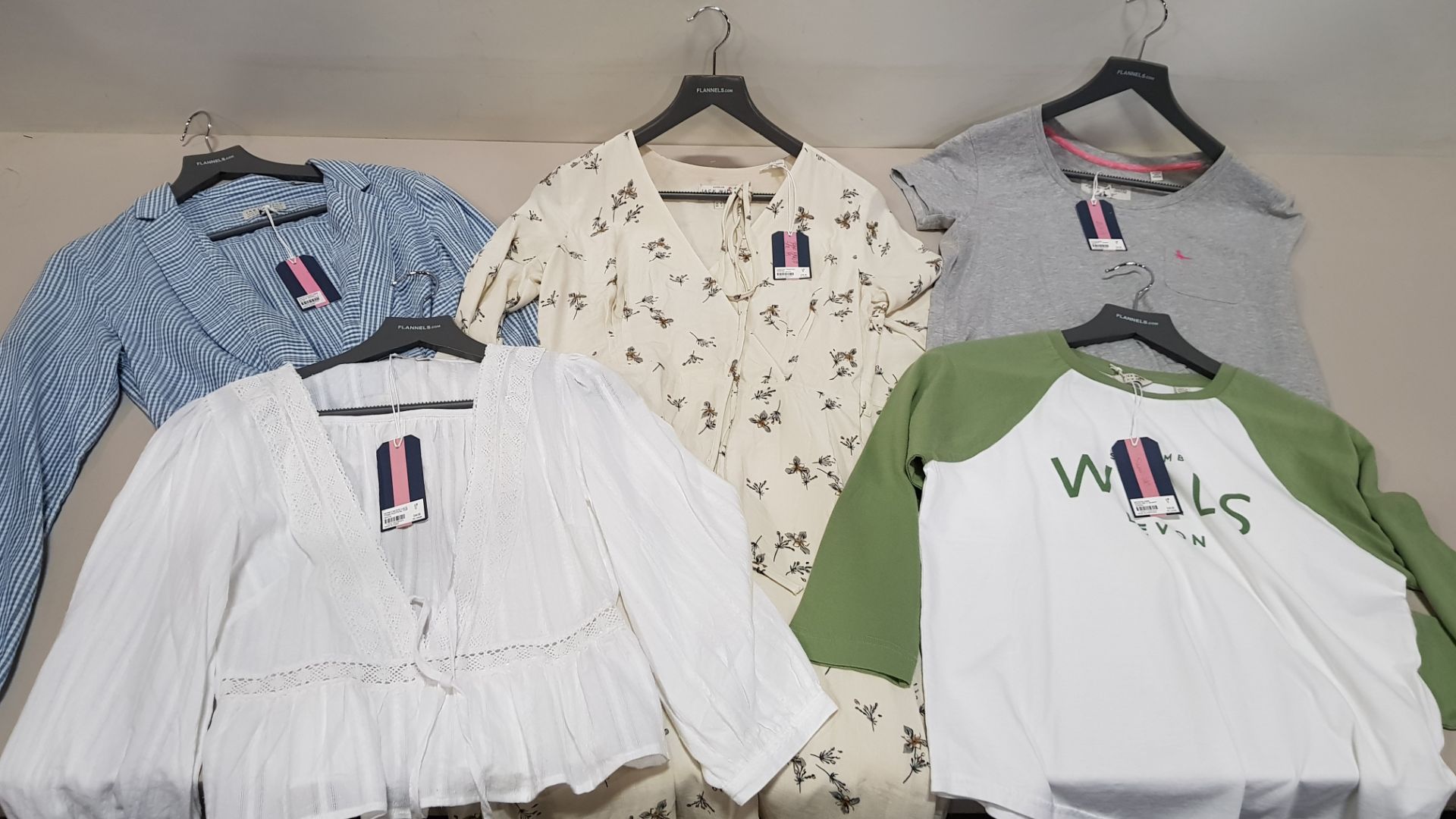 9 PIECE MIXED JACK WILLS CLOTHING LOT CONTAINING JACK WILLS BLOUSES, JACK WILLS DRESS, JACK WILLS