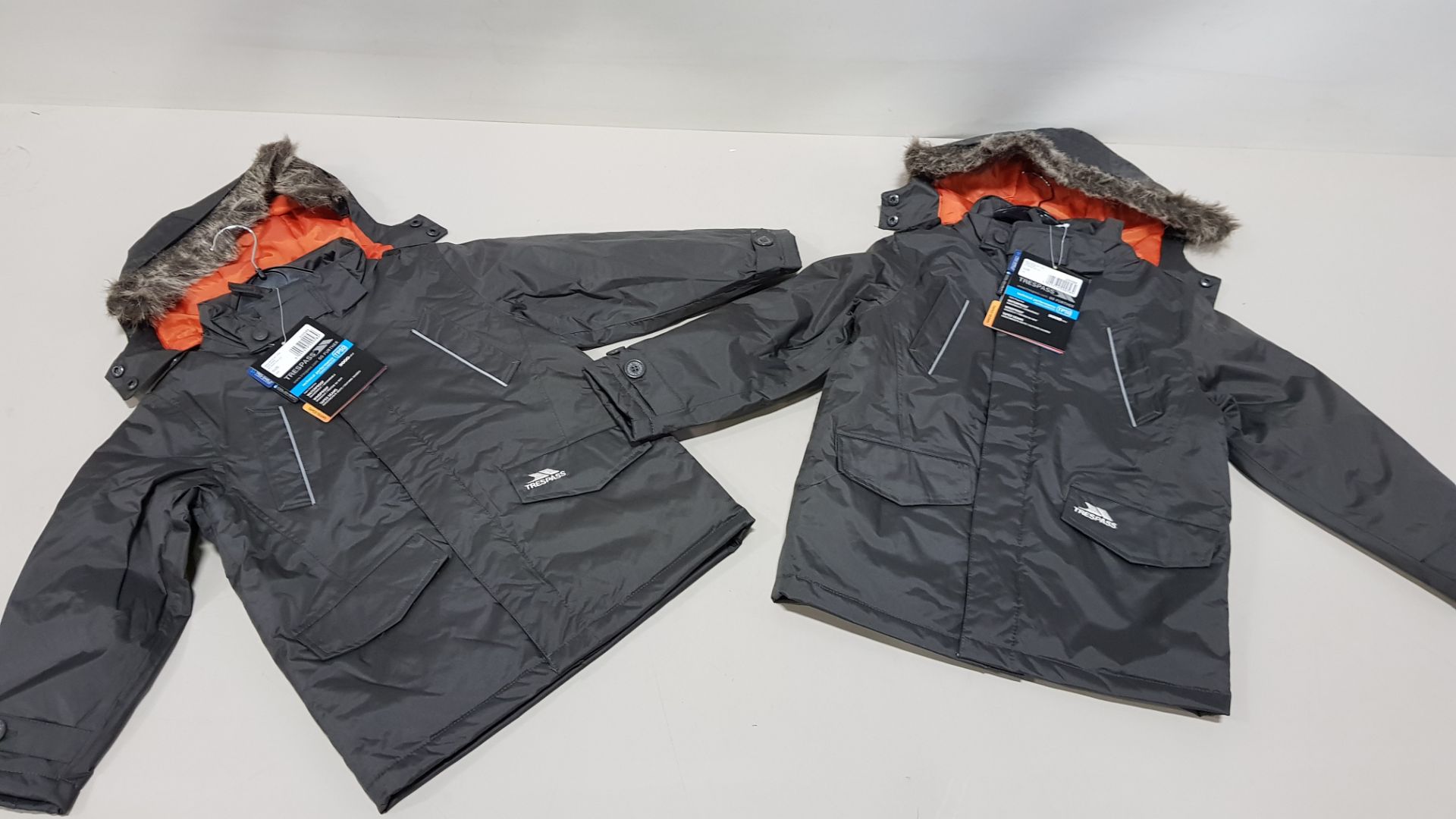 6 X BRAND NEW TRESPASS WATERPROOF AND WINDPROOF HOODED COATS SIZE 3-4 YEARS