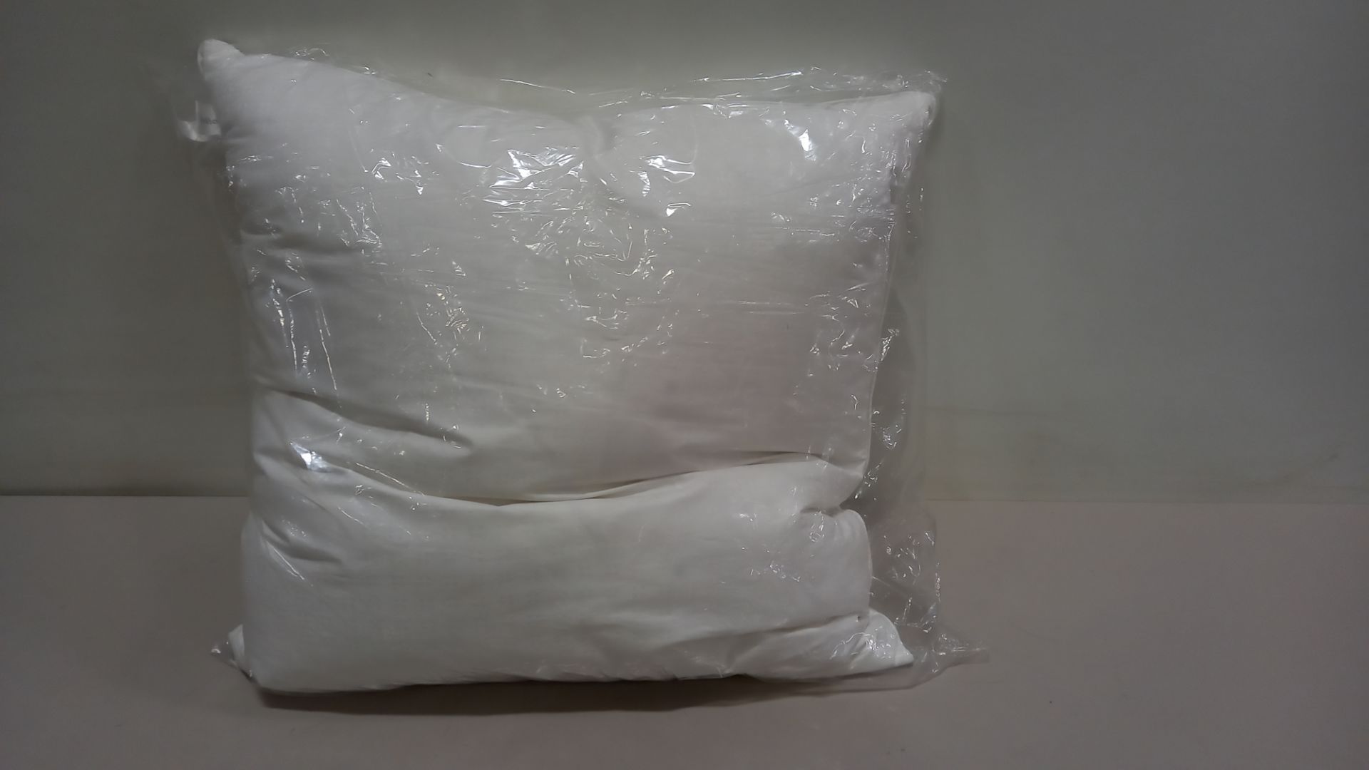 10 X BRAND NEW NIMBUS EMPORIUM WHITE HUNGARIAN GOOSE DOWN LUXURIOUS PILLOWS SIZE 65 X 65CM - IN 2