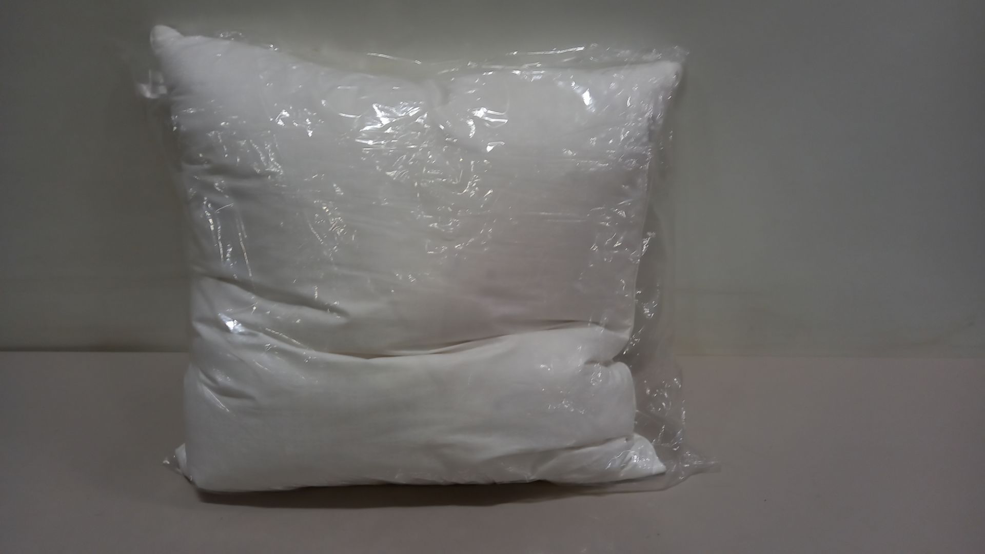 10 X BRAND NEW NIMBUS EMPORIUM WHITE HUNGARIAN GOOSE DOWN LUXURIOUS PILLOWS SIZE 65 X 65CM - IN 2