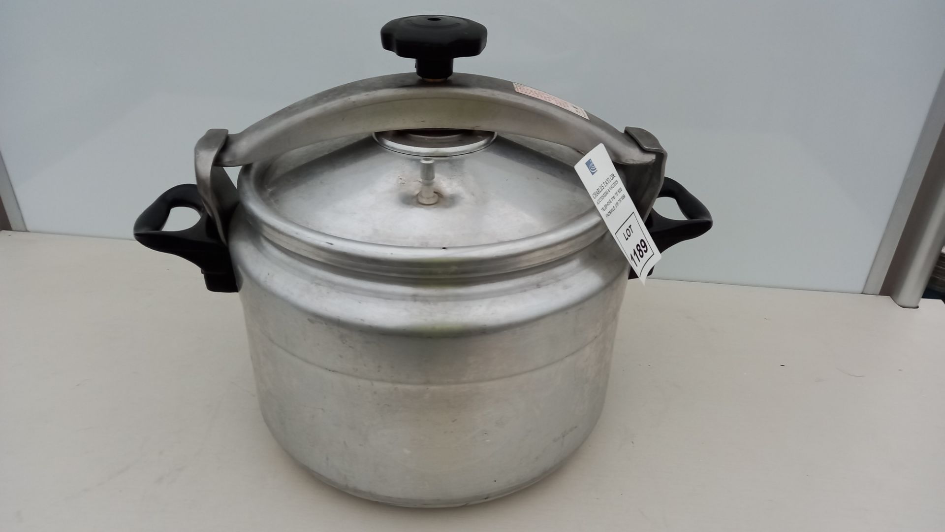 COMMERCIAL STEAM PRESSURE COOKER