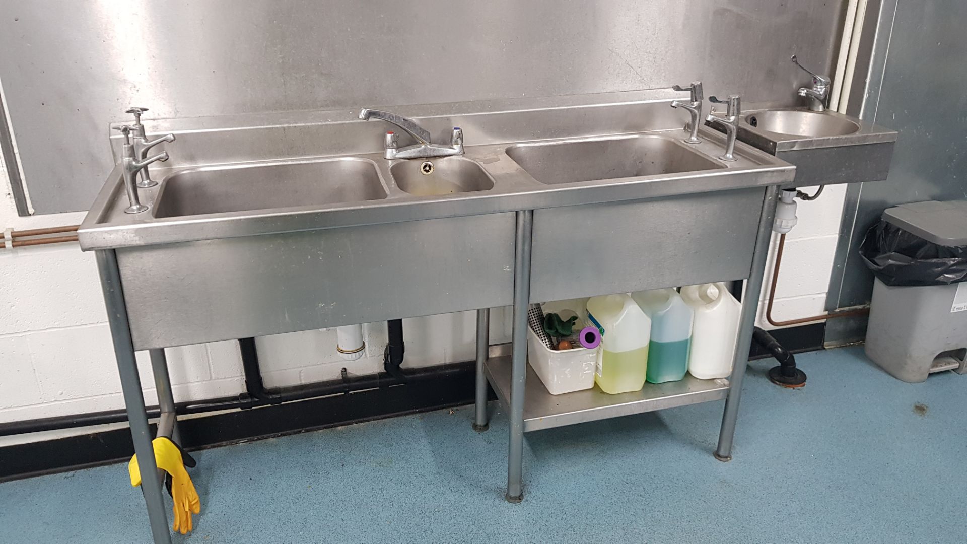 STAINLESS STEEL SINK UNIT (160 X 50 CM)