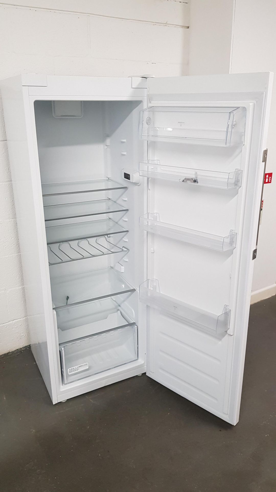 HOTPOINT UPRIGHT REFRIGERATION UNIT - Image 2 of 3