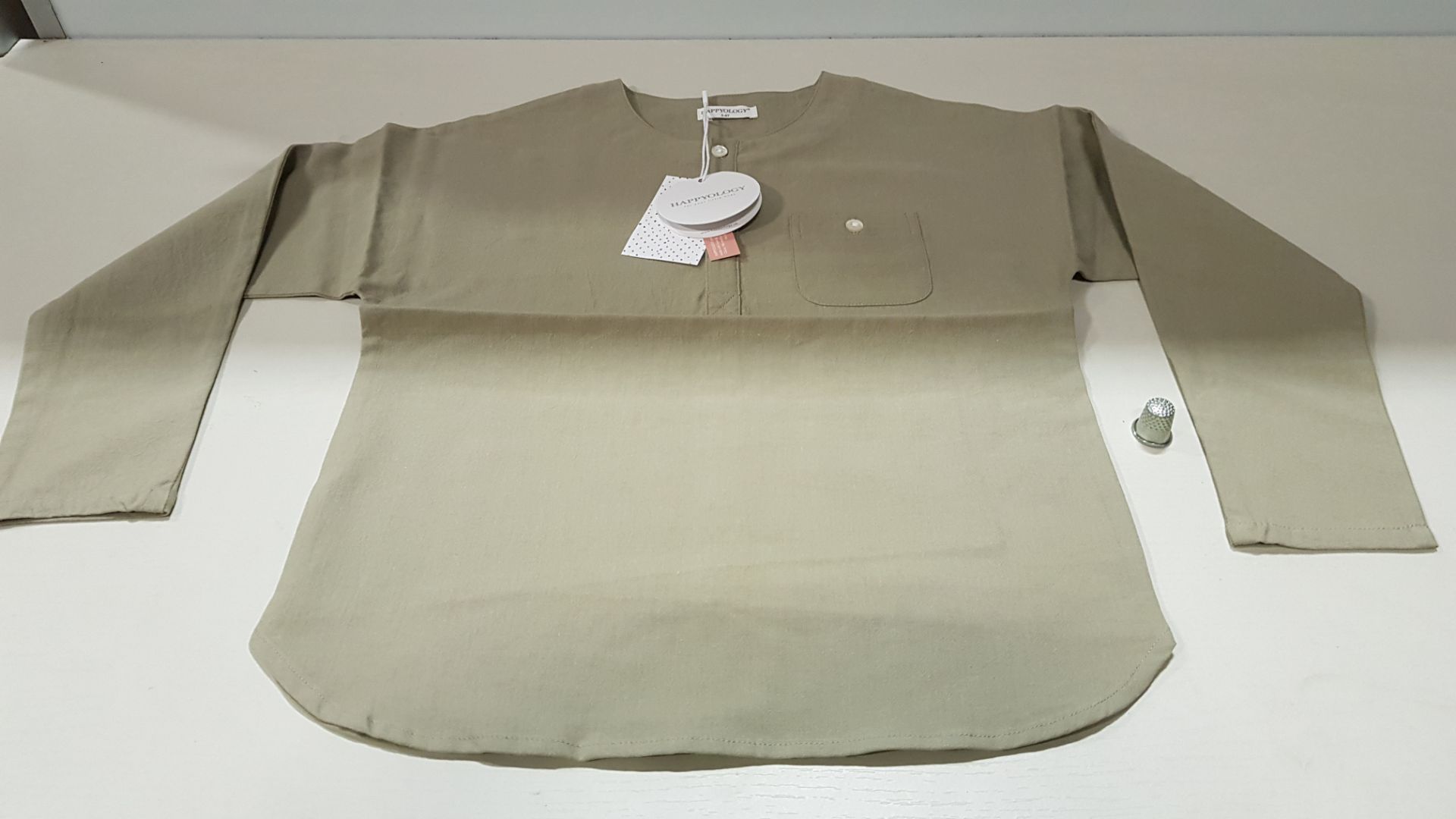 26 X BRAND NEW HAPPYOLOGY KIDS KHAKI TOPS IE AGE 6-7 YEARS AND 5-6 YEARS RRP £26.00 (TOTAL RRP £