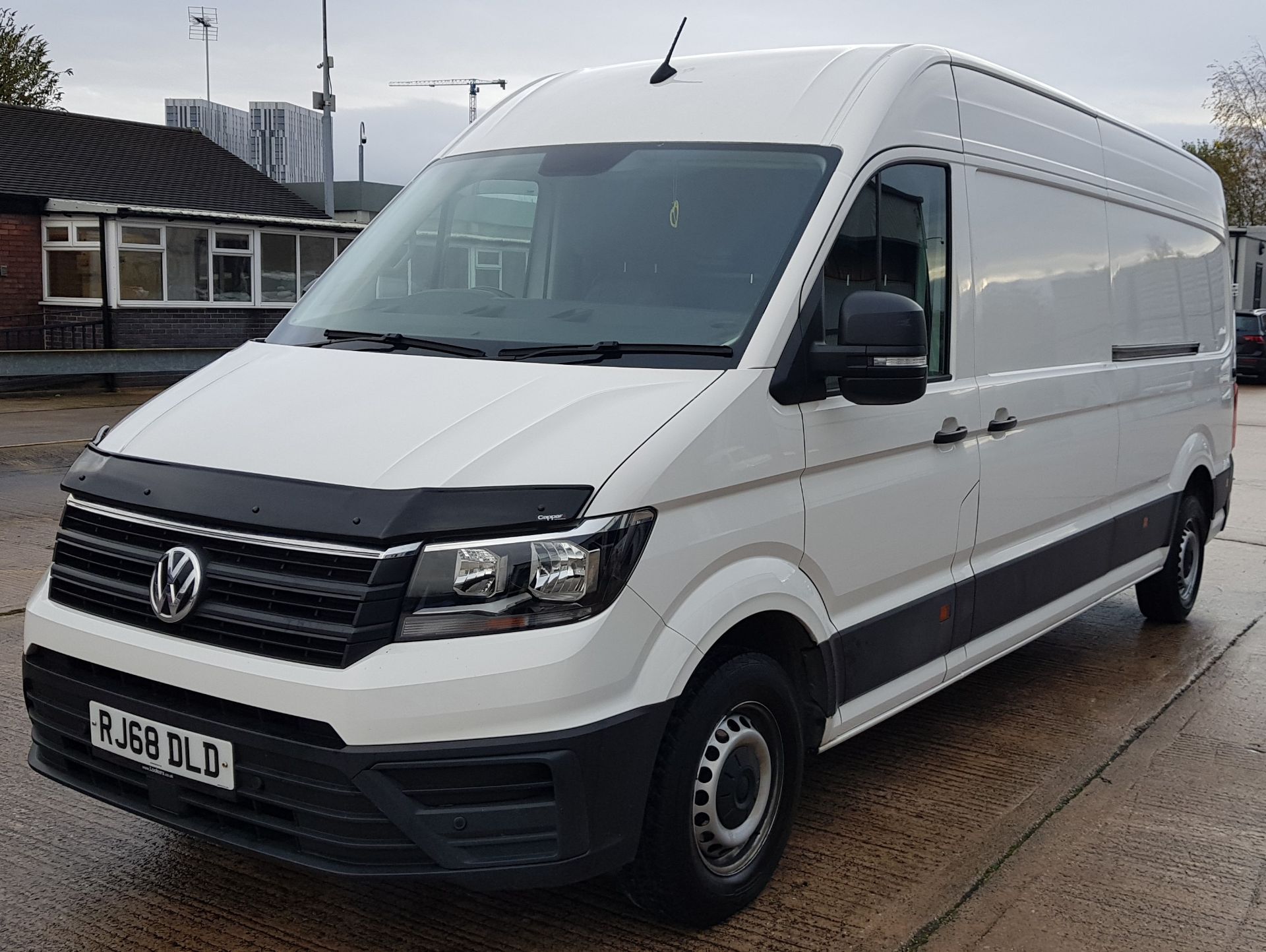 WHITE VOLKS WAGON CRAFTER CR35 HIGHLINE TDI. ( AUTODIESEL ) Reg : RJ68 DLD, Mileage : 33905 Details: - Image 2 of 11