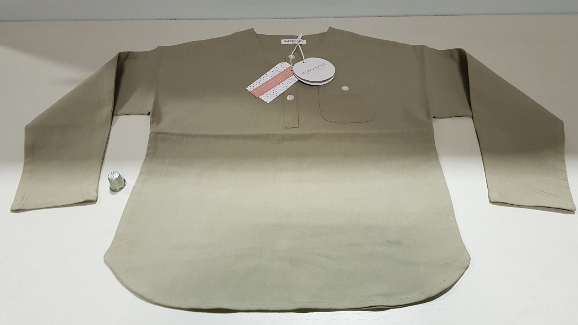 26 X BRAND NEW HAPPYOLOGY KIDS KHAKI TOPS IE AGE 7 YEARS AND 4-5 YEARS RRP £26.00 (TOTAL RRP £676.