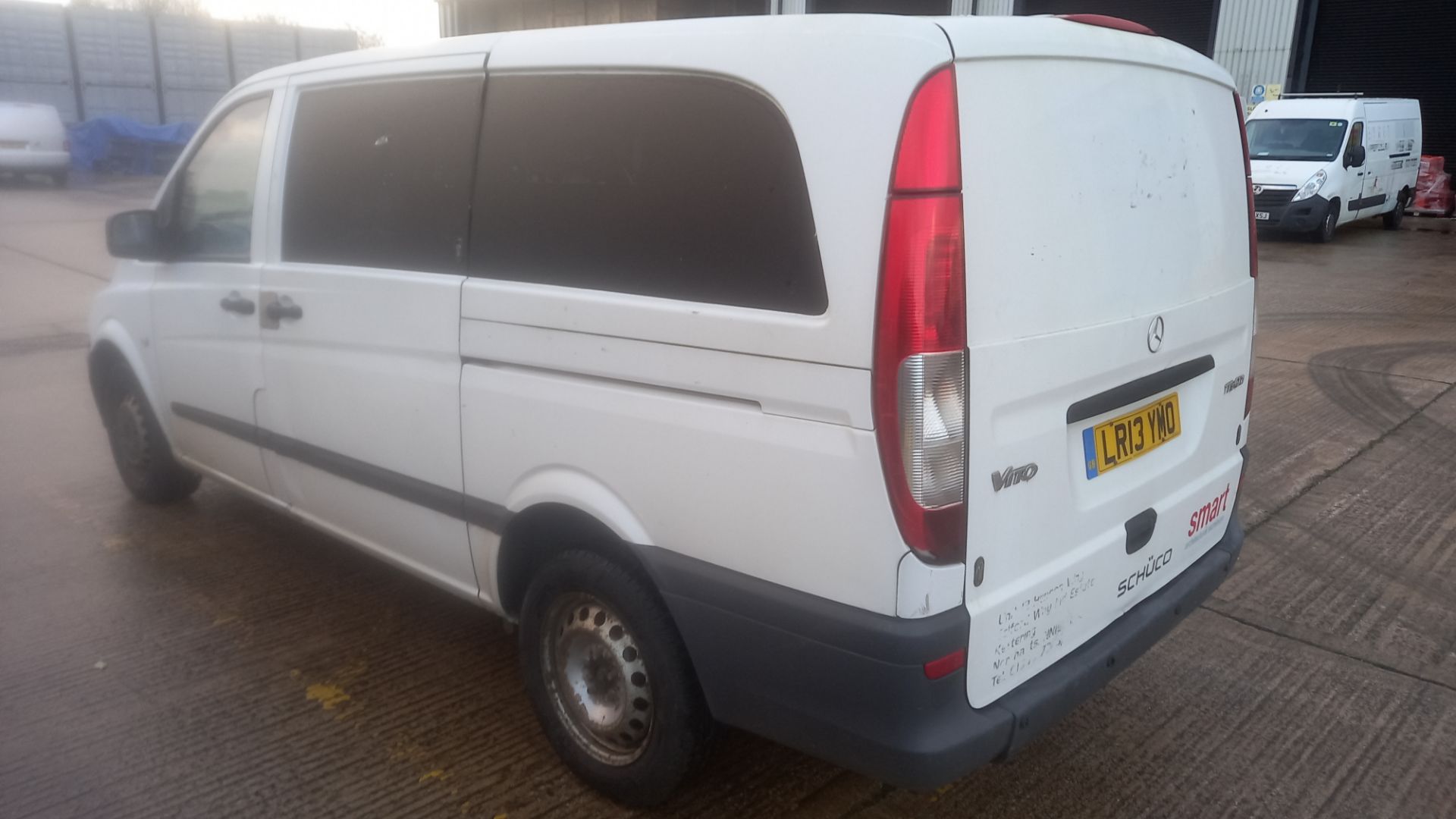 WHITE MERCEDES VITO 113 CDI. ( DIESEL ) Reg : LR13 YMO Mileage : 188809 Details: 1 X KEY NO LOGBOOK - Image 3 of 9