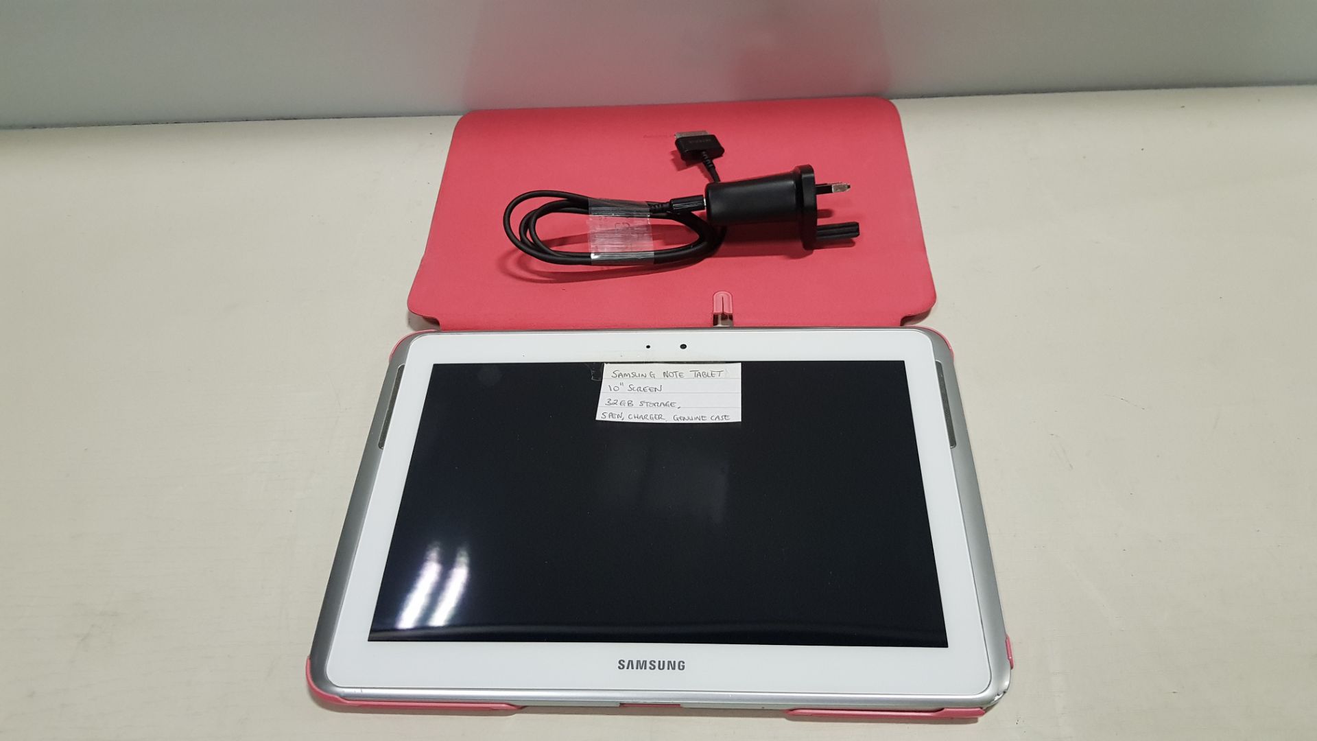 SAMSUNG NOTE TABLET 10 INCH SCREEN WITH PEN, CHARGER AND GENIUNE SAMSUNG CASE