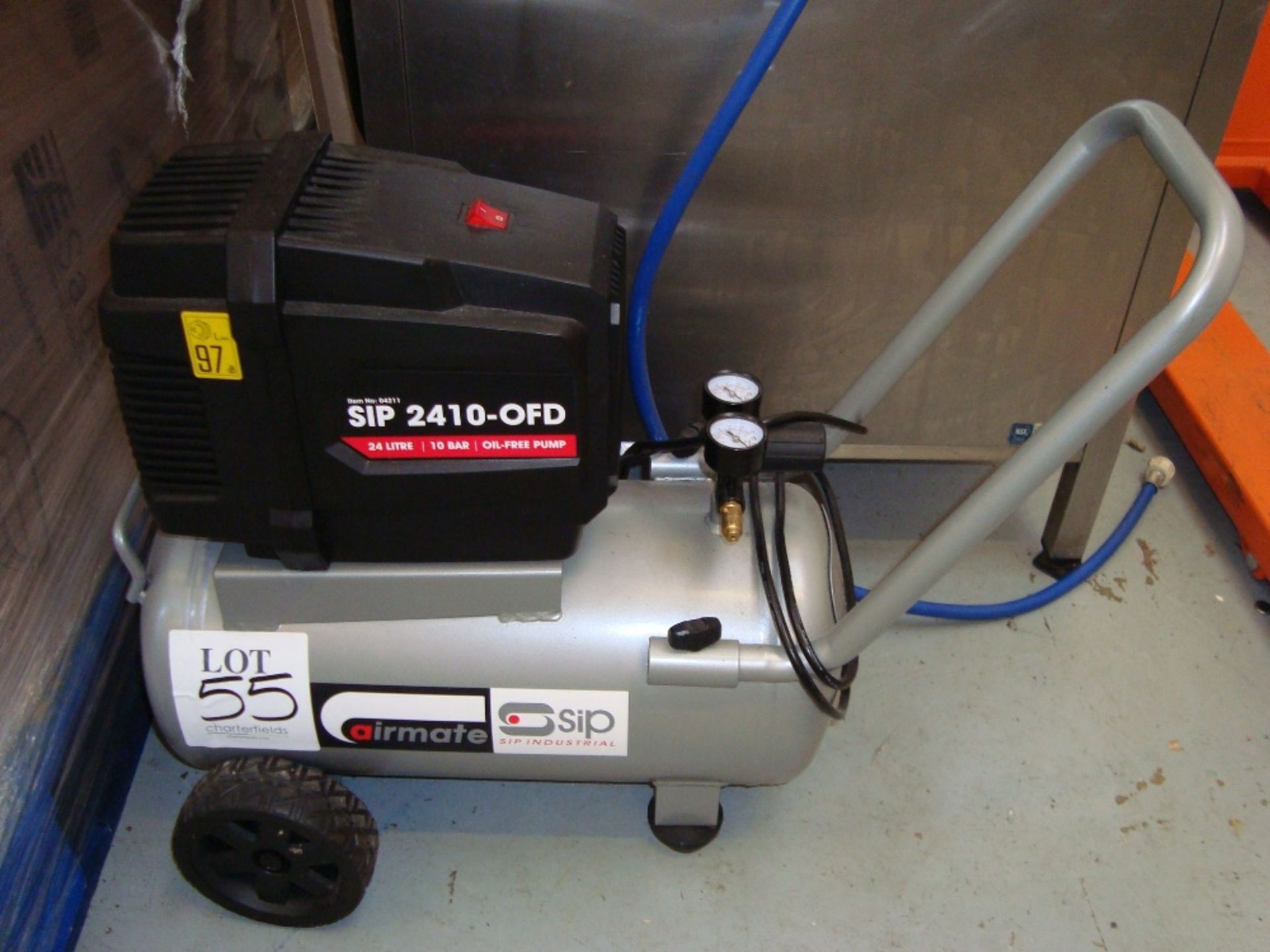 A SIP 2410-0FD, 24 litre mobile receiver mounted air compressor