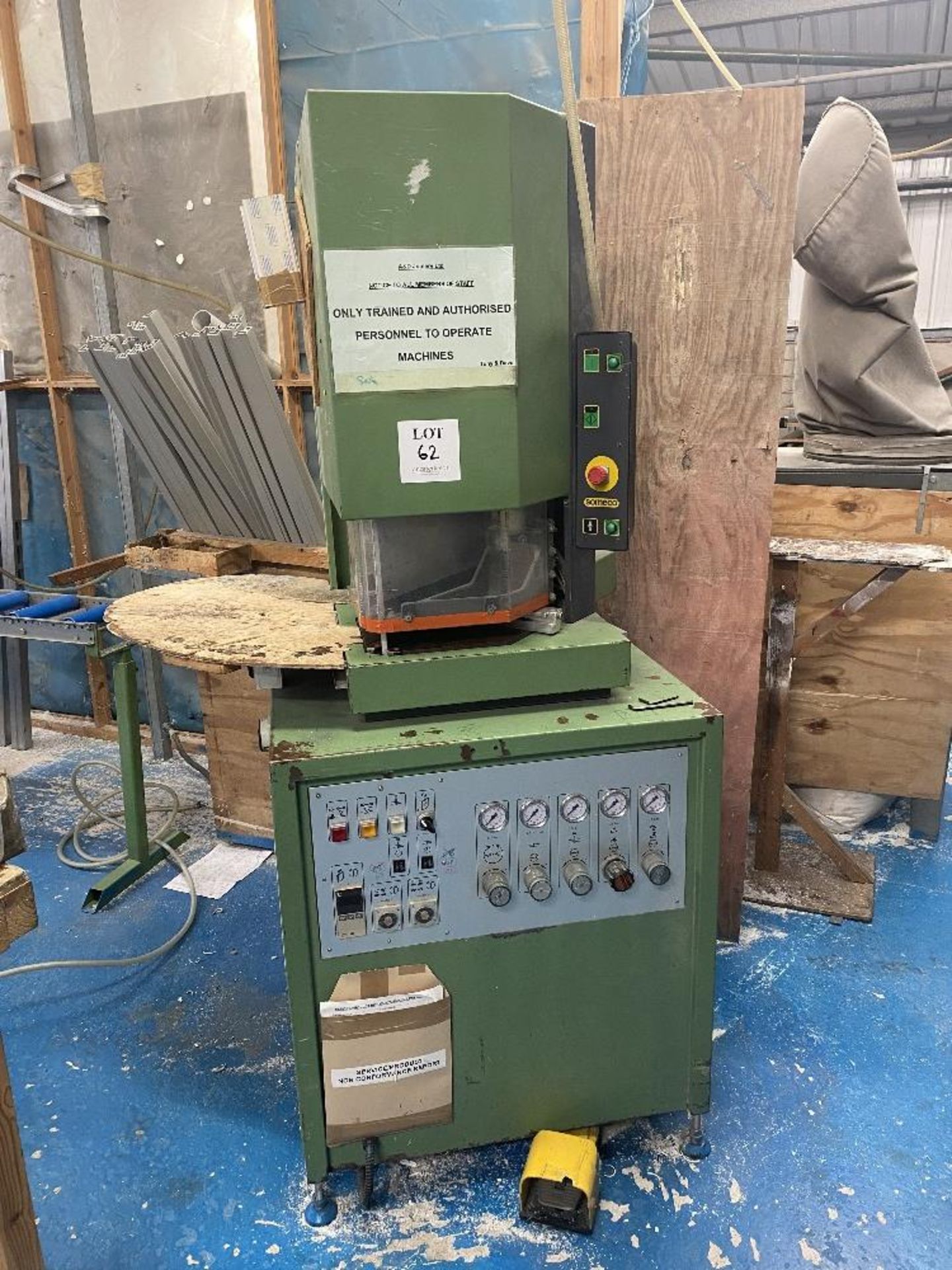 Someco 510 H LV single head welder, Year of Manufacture 2001, Serial Number 55220901 (METHOD