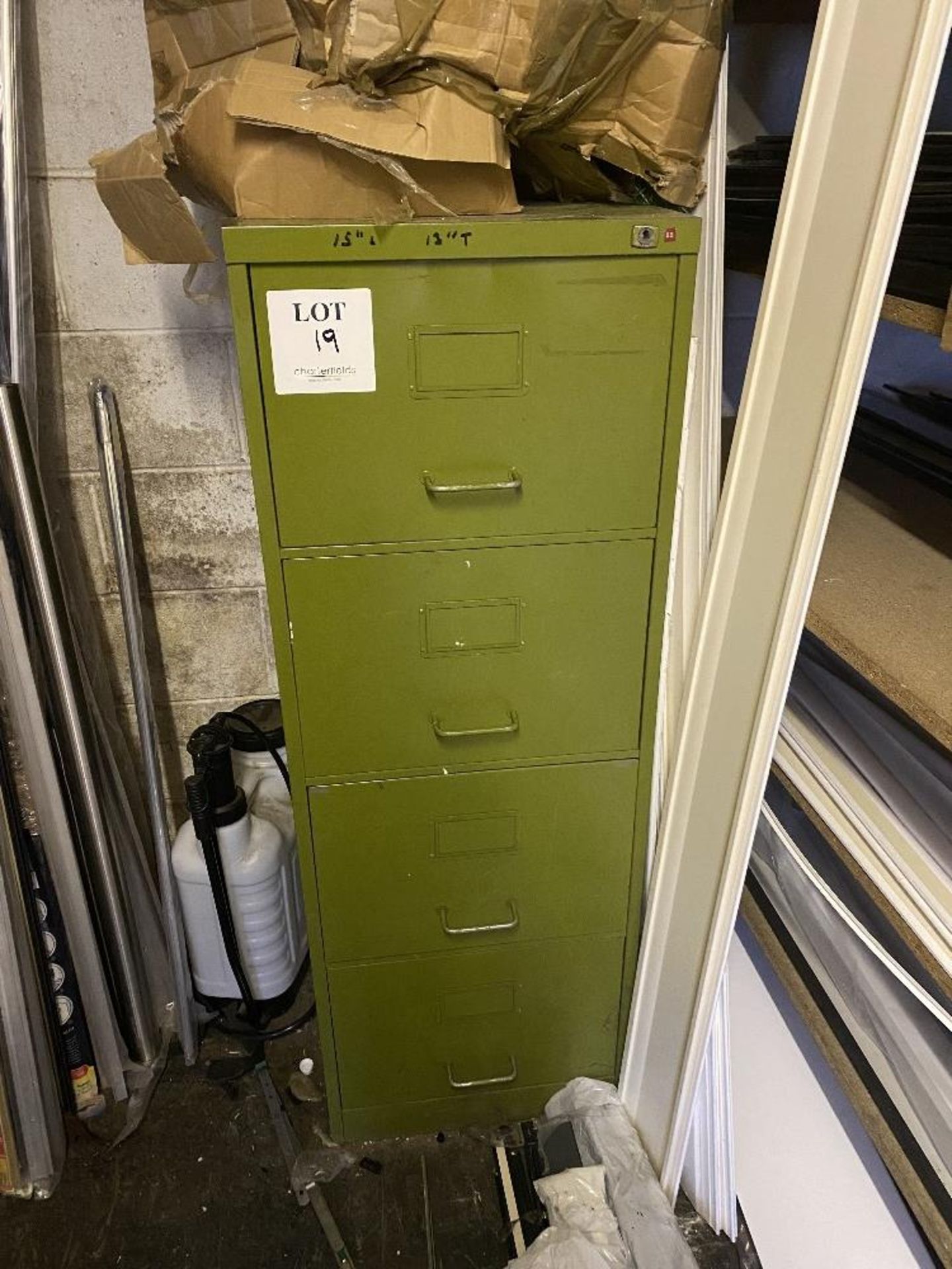 Four drawer metal filing cabinet comprising various door handles - Image 4 of 4