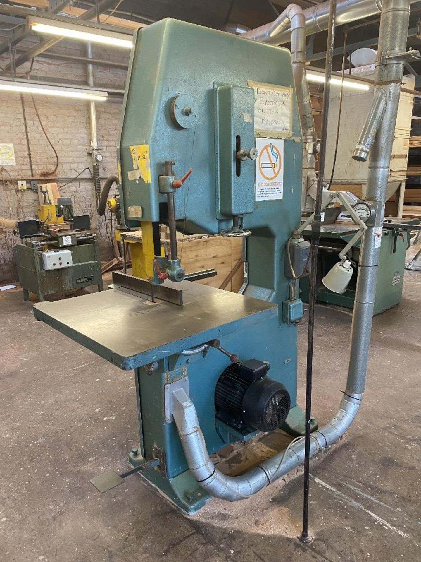 Dominion 30" vertical bandsaw with 70cm throat, Serial Number 722 (METHOD STATEMENT AND RISK - Image 2 of 3