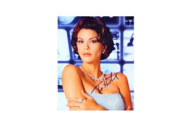 James Bond.- Teri Hatcher