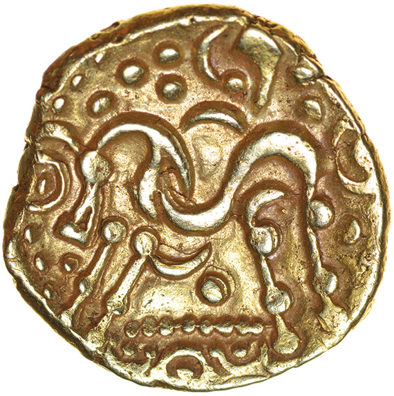 North East Coast. Sills Mint B, type 9. Corieltavi. c.60-50 BC. Celtic gold stater. 19mm. 6.05g. - Image 2 of 2