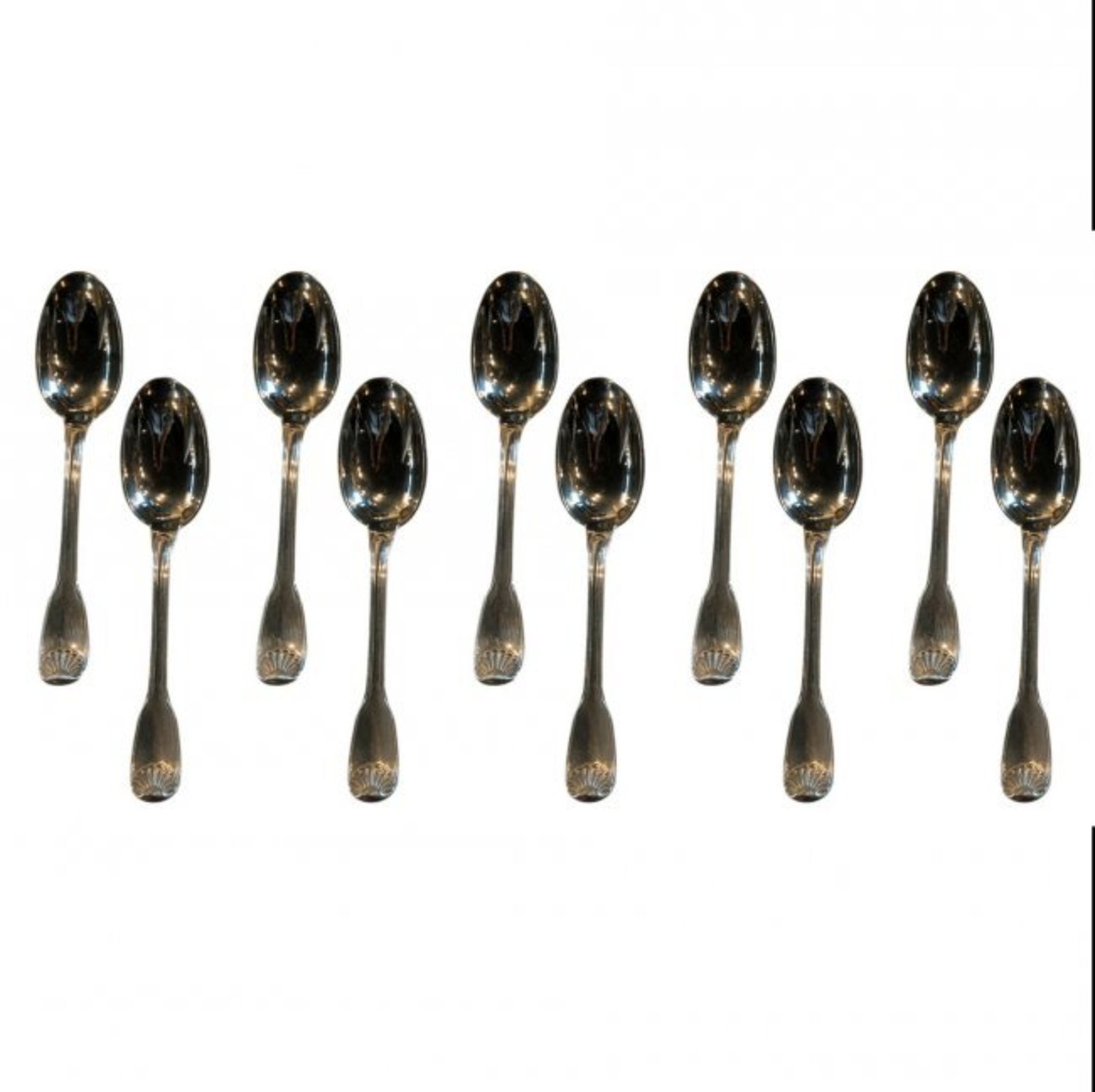 Set of silver dessert spoons 20th Century
