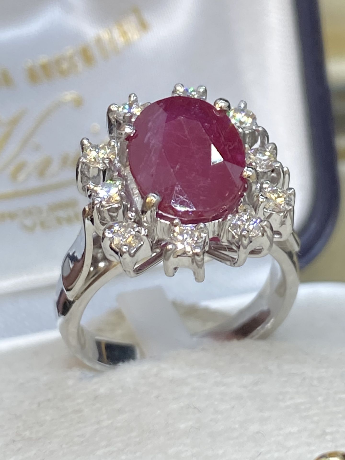 18ct GOLD 4.00ct RUBY & 1.00ct DIAMOND RING G/SI - 9 GRAMS - Image 3 of 6