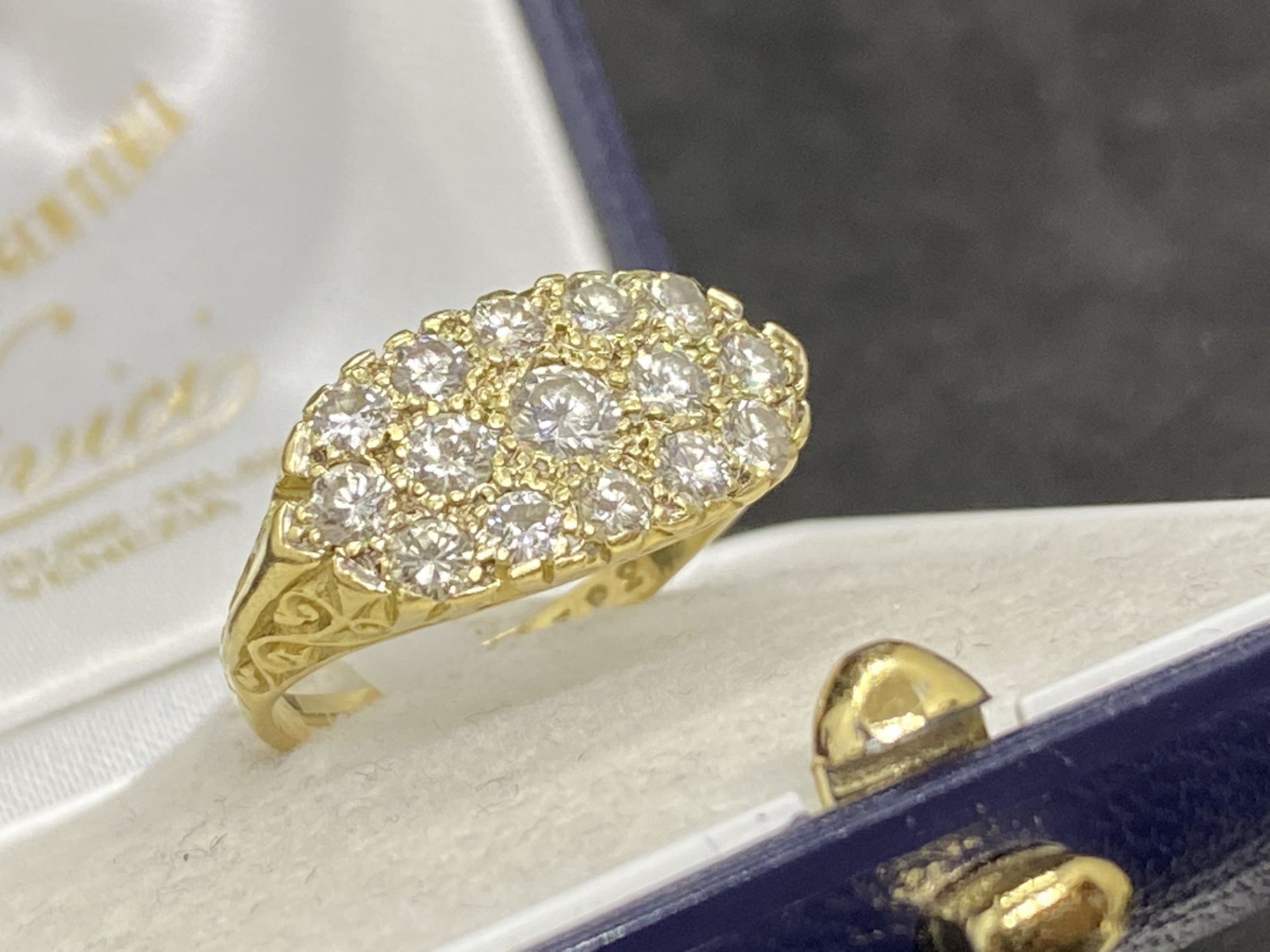 18ct YELLOW GOLD 3.27ct DIAMOND RING WITH 11K INSURANCE VALUATION