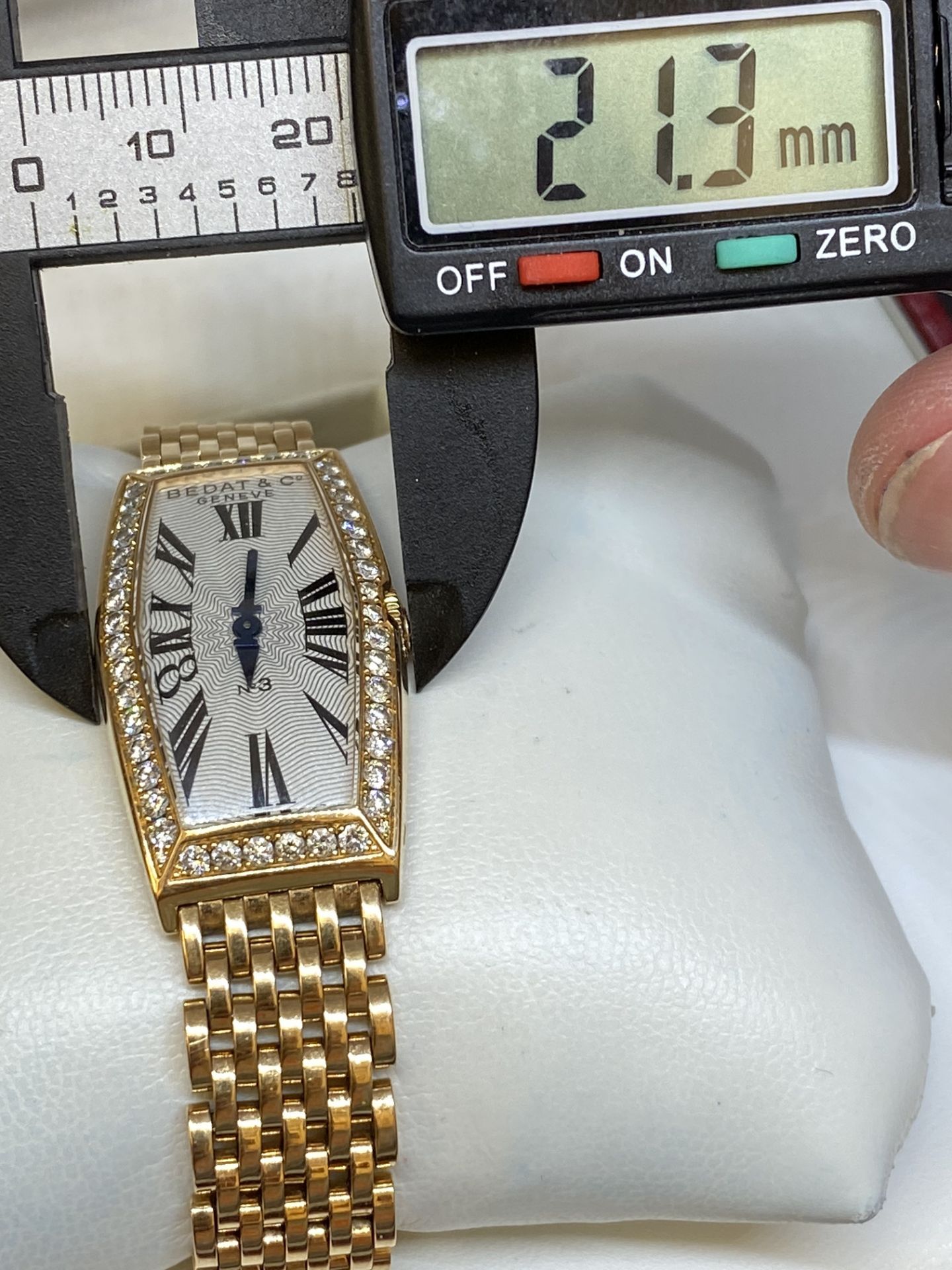 18ct ROSE GOLD BEDAT & CO DIAMOND SET WATCH - Image 6 of 10