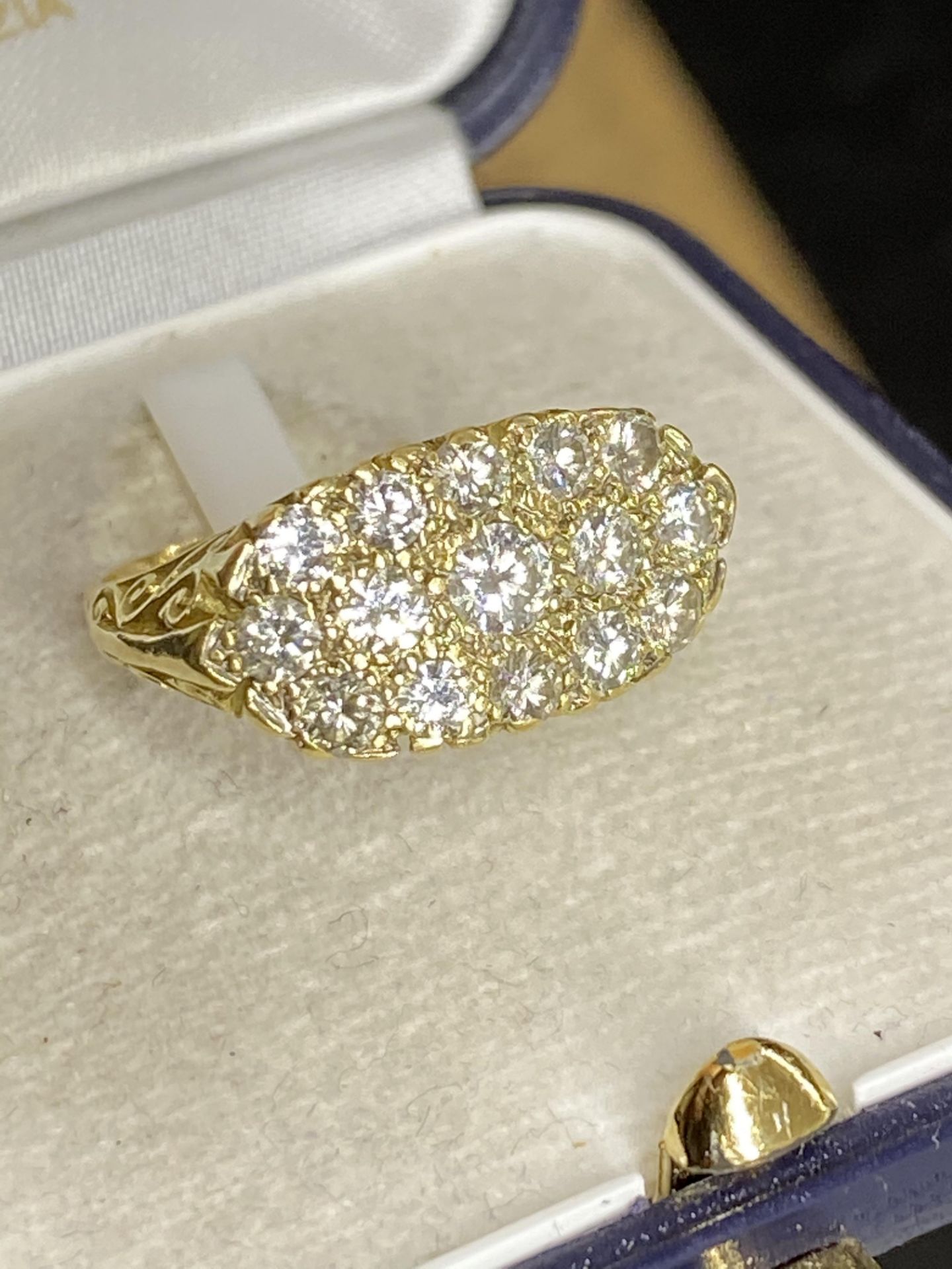 18ct YELLOW GOLD 3.27ct DIAMOND RING WITH 11K INSURANCE VALUATION - Image 5 of 10