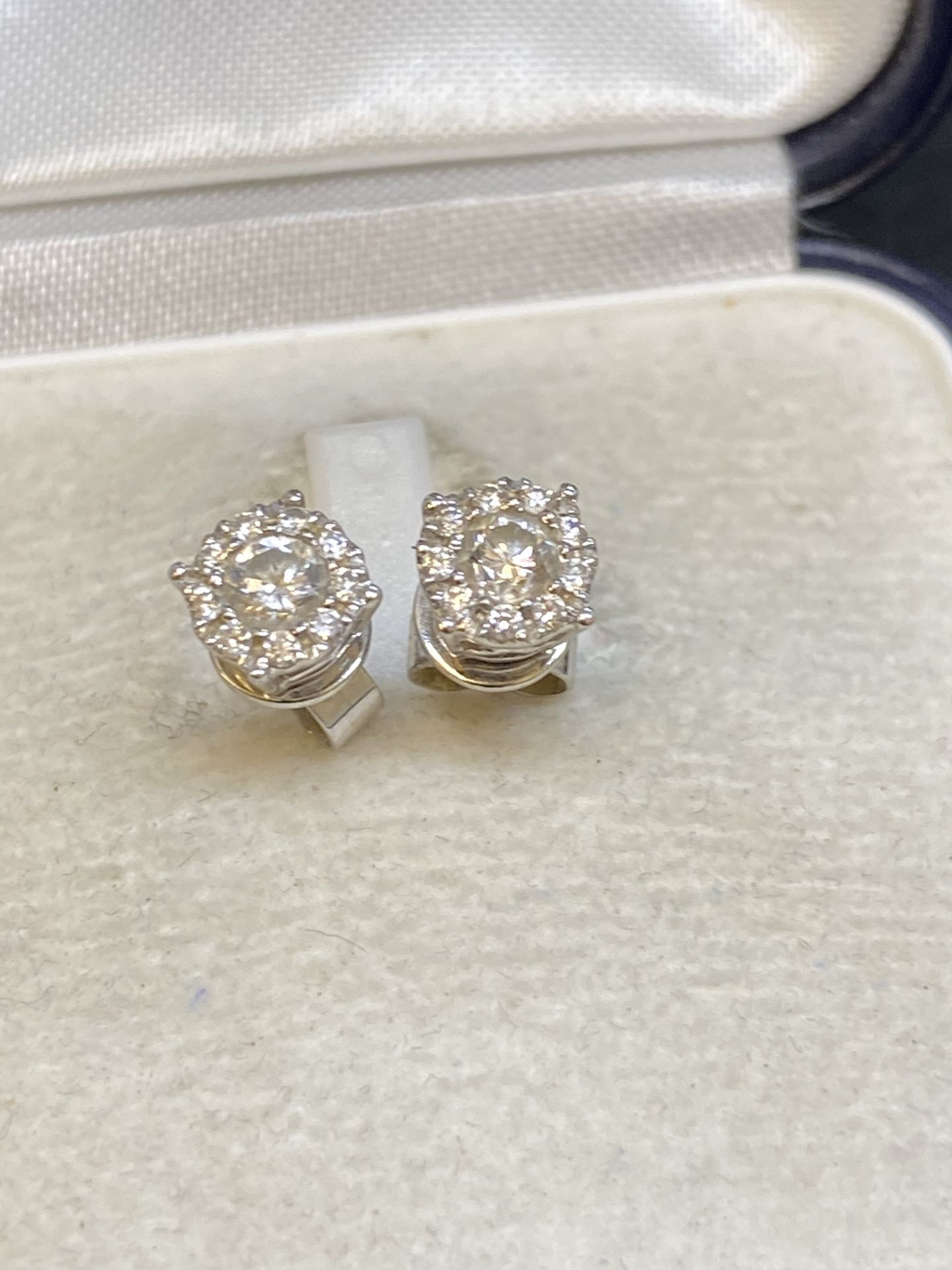 WHITE GOLD 0.40ct DIAMOND EARRINGS - Image 4 of 4