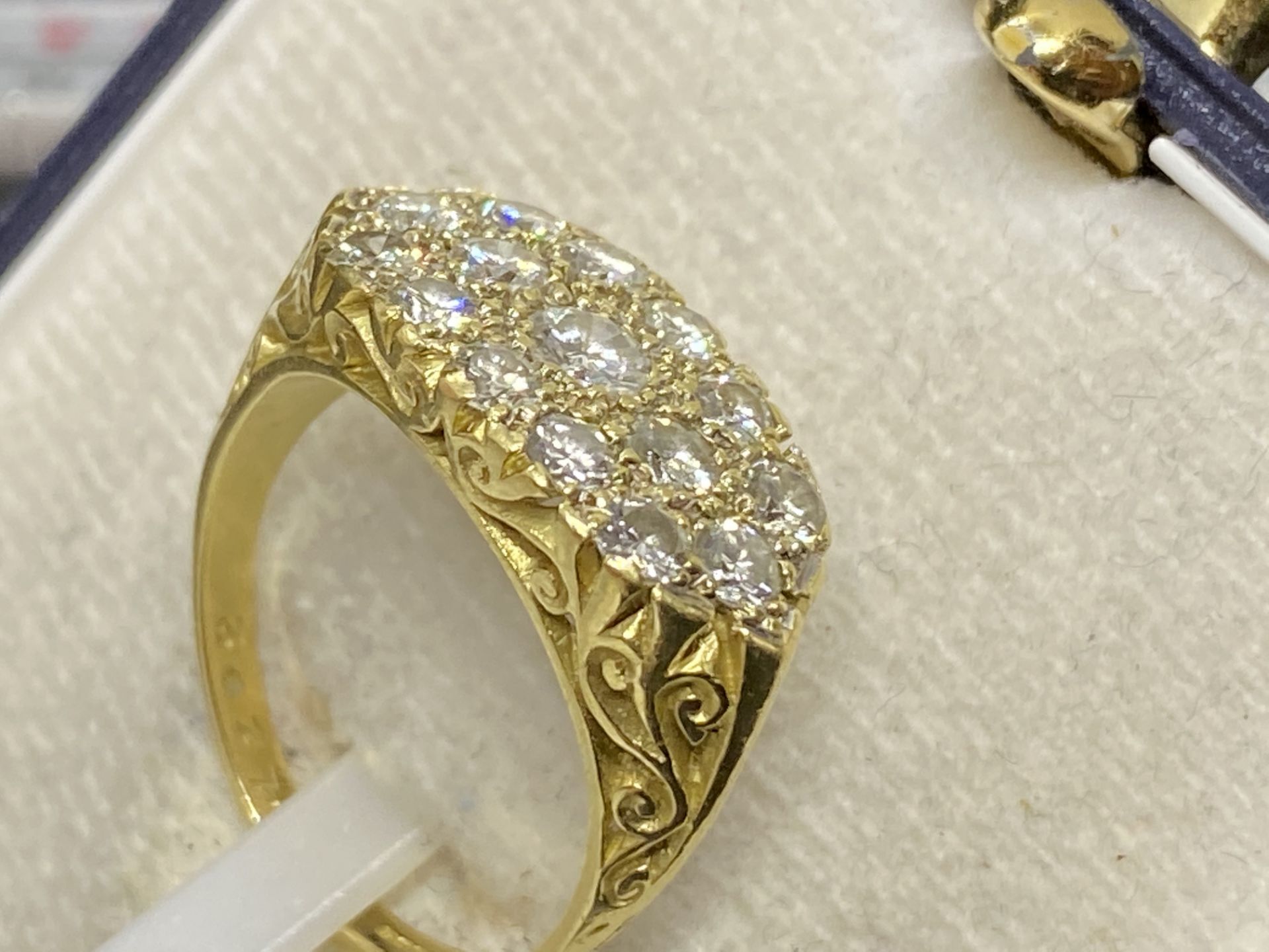 18ct YELLOW GOLD 3.27ct DIAMOND RING WITH 11K INSURANCE VALUATION - Image 3 of 10