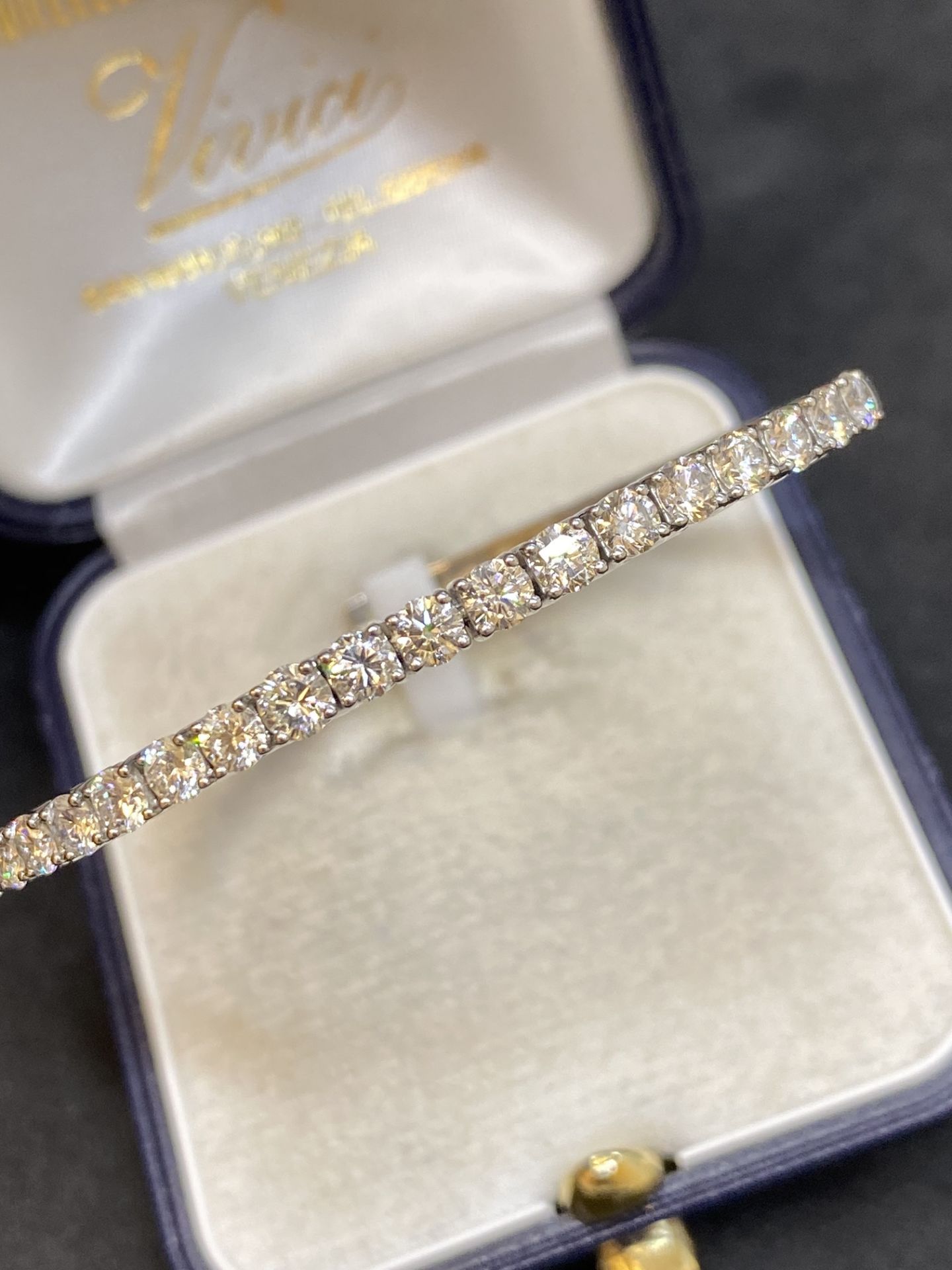 18ct WHITE GOLD 2.00ct DIAMOND BRACELET - H/VS-SI - 12 GRAMS - Image 5 of 8