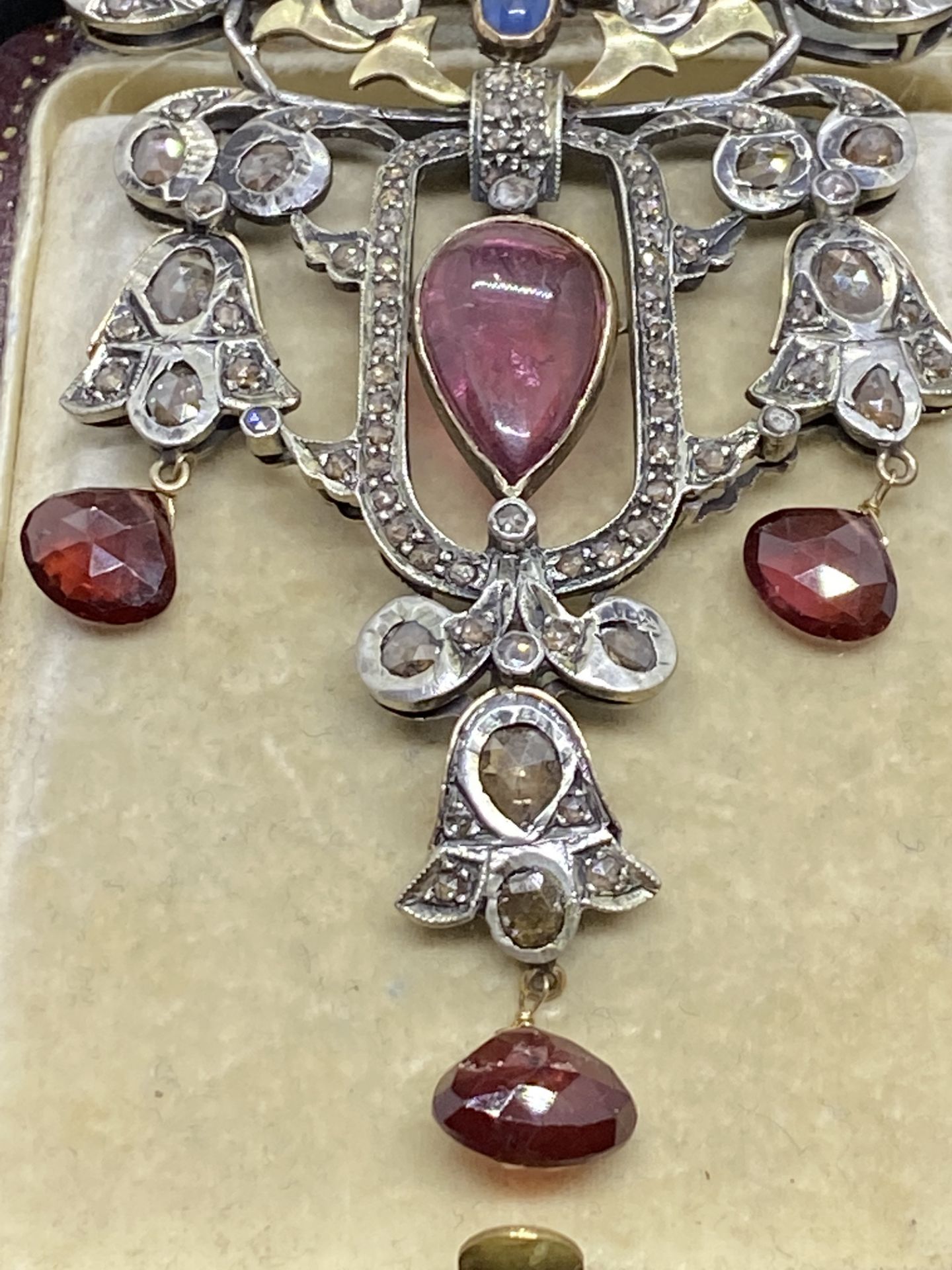 RUBY, ROSE DIAMOND, GARNET & SAPPHIRE SET NECKLACE IN YELLOW & WHITE METAL TESTED AS SILVER & GOLD - Image 7 of 12