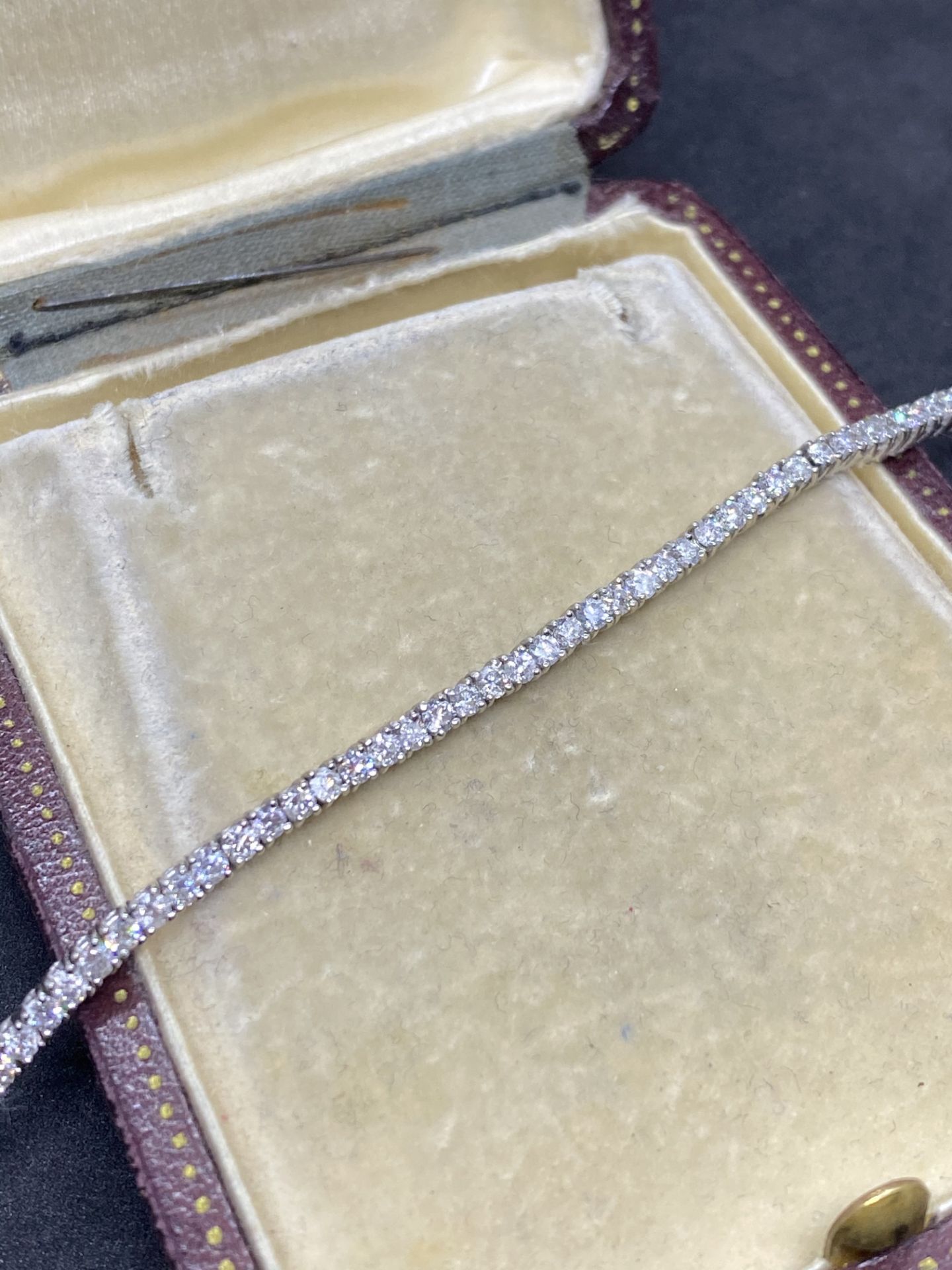 3.30ct DIAMOND TENNIS BRACELET 18ct WHITE GOLD - Image 5 of 6
