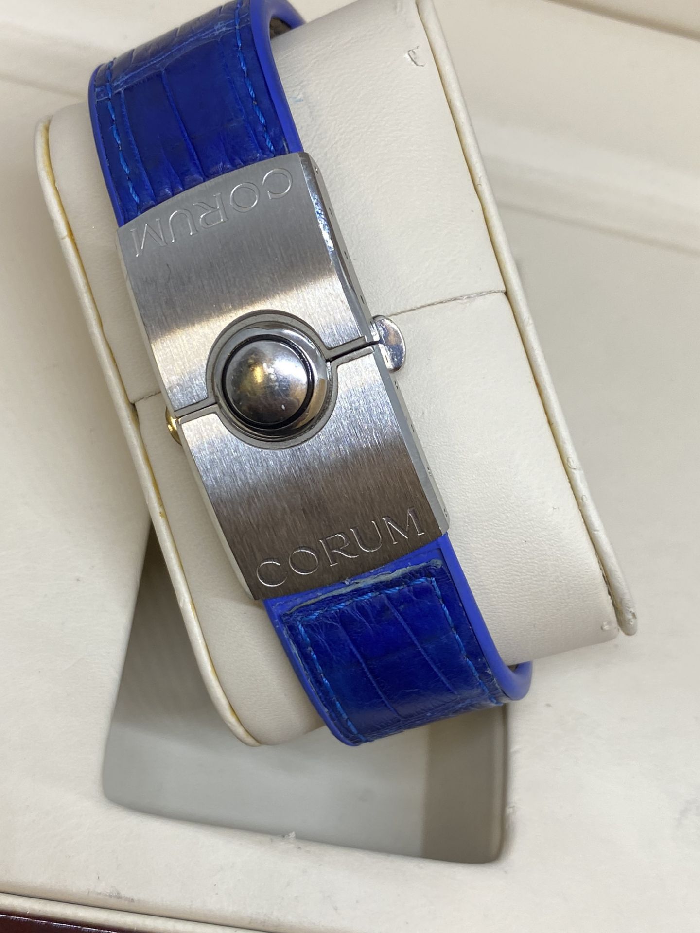 CORUM BOUTIQUE APPROX 4.50ct H-VS DIAMOND SET WATCH - Image 6 of 12