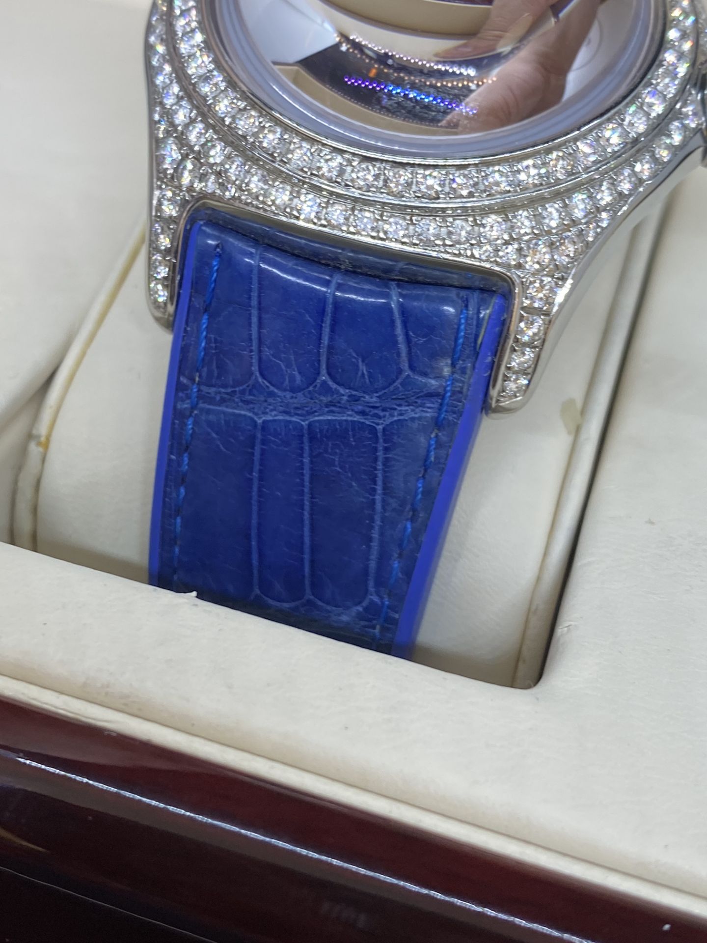 CORUM BOUTIQUE APPROX 4.50ct H-VS DIAMOND SET WATCH - Image 5 of 12