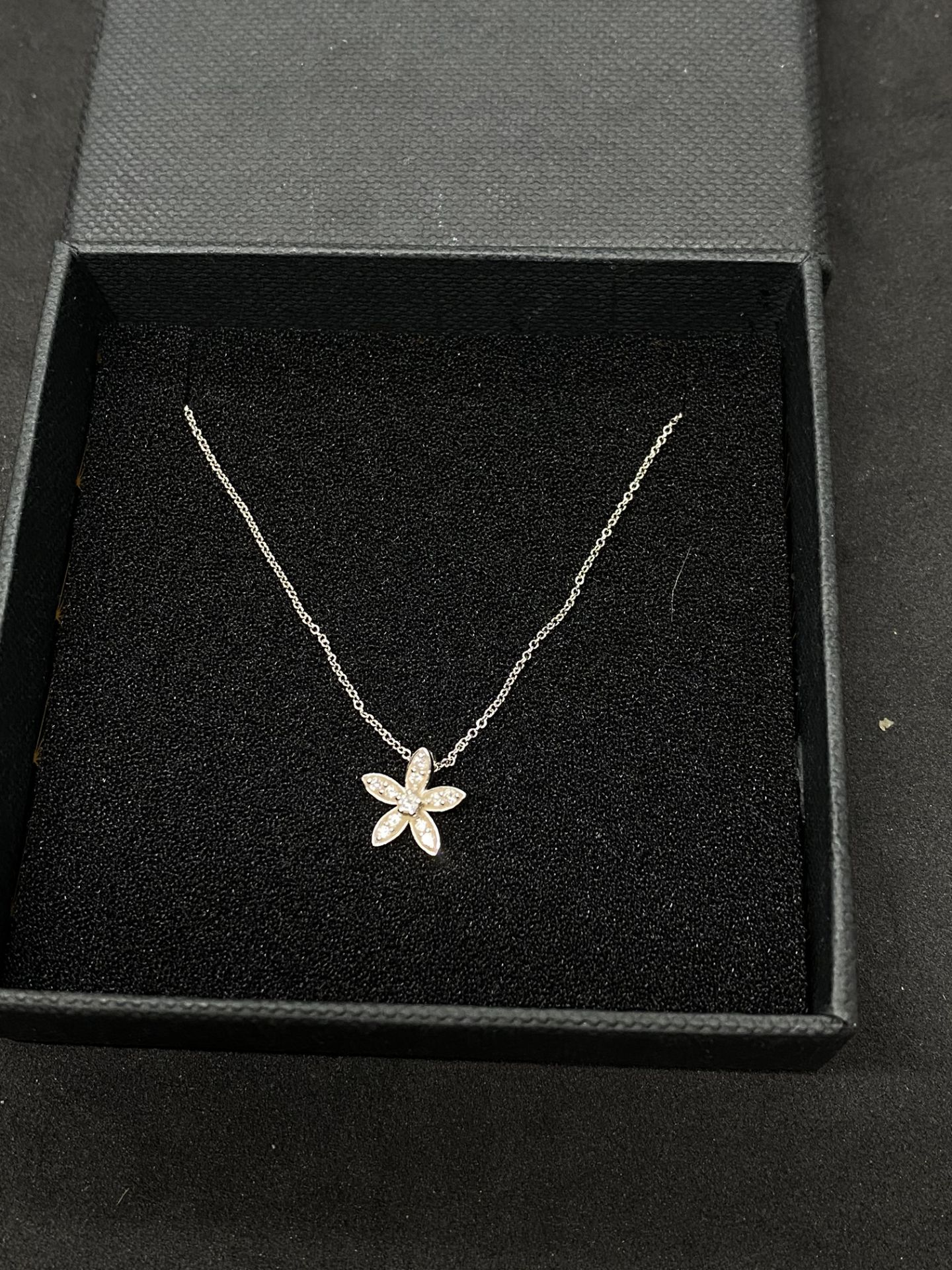 18ct WHITE GOLD DIAMOND PENDANT & NECKLACE - RACHEL JACKSON - Image 5 of 7