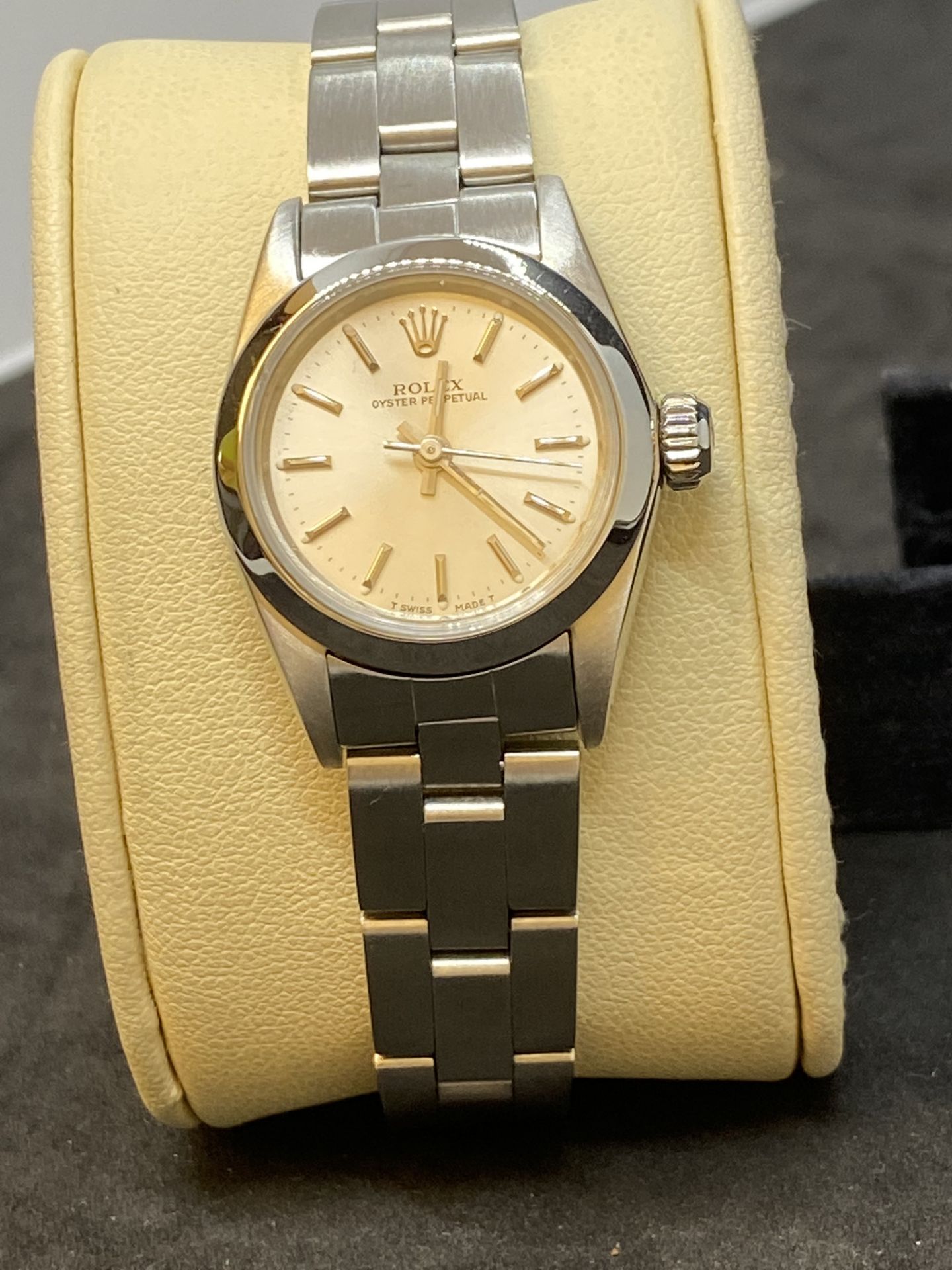 LADIES STAINLESS STEEL ROLEX OYSTER PERPETUAL WATCH - Image 4 of 7