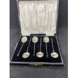 BOXED SET OF SILVER SPOONS HALLMARKED