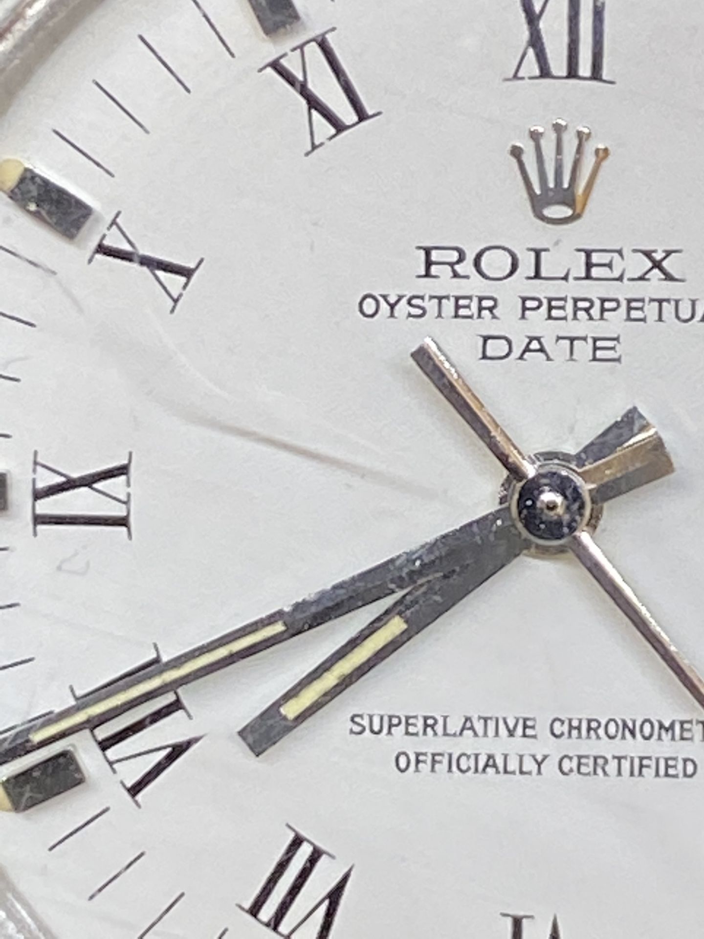 STAINLESS STEEL ROLEX OYSTER PERPETUAL DATE WATCH - Image 3 of 11