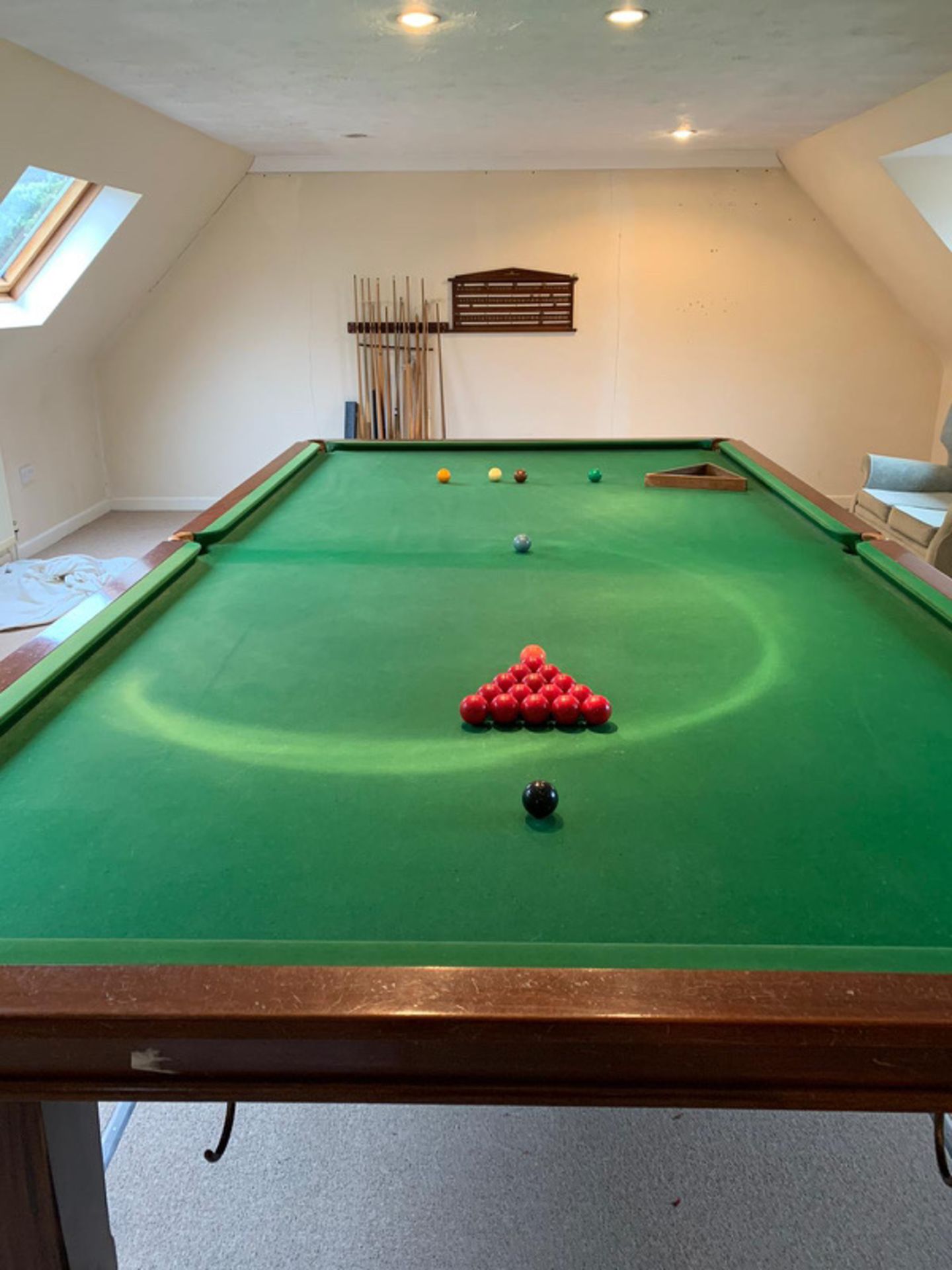 FULL SIZE SLATE SNOOKER TABLE WITH CUES - HOLDER - SCOREBOARD NO RESERVE