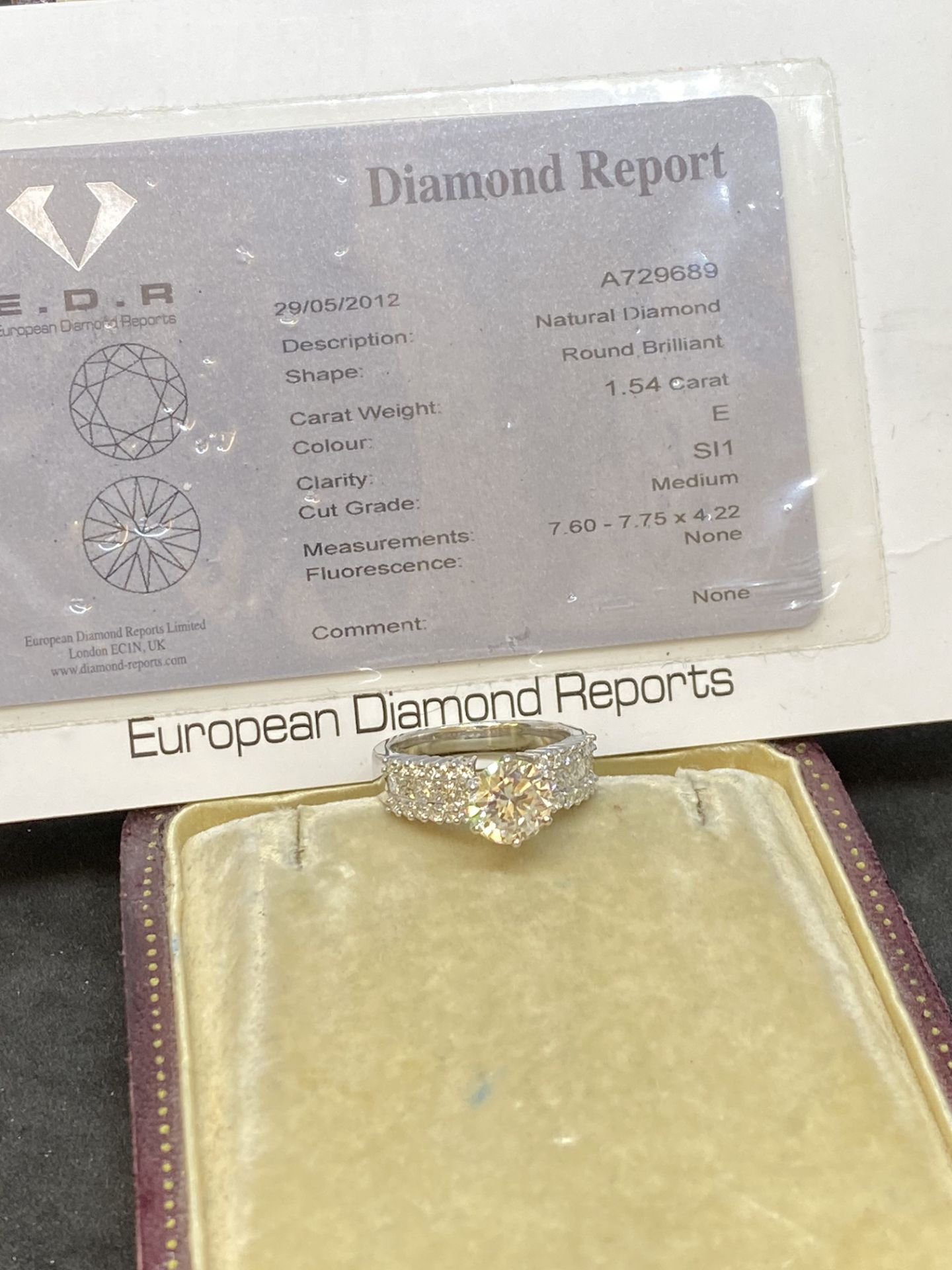 E.D.R CERTIFICATED 1.54ct E COLOUR SI1 CLARITY DIAMOND SOLITAIRE RING - Image 2 of 20