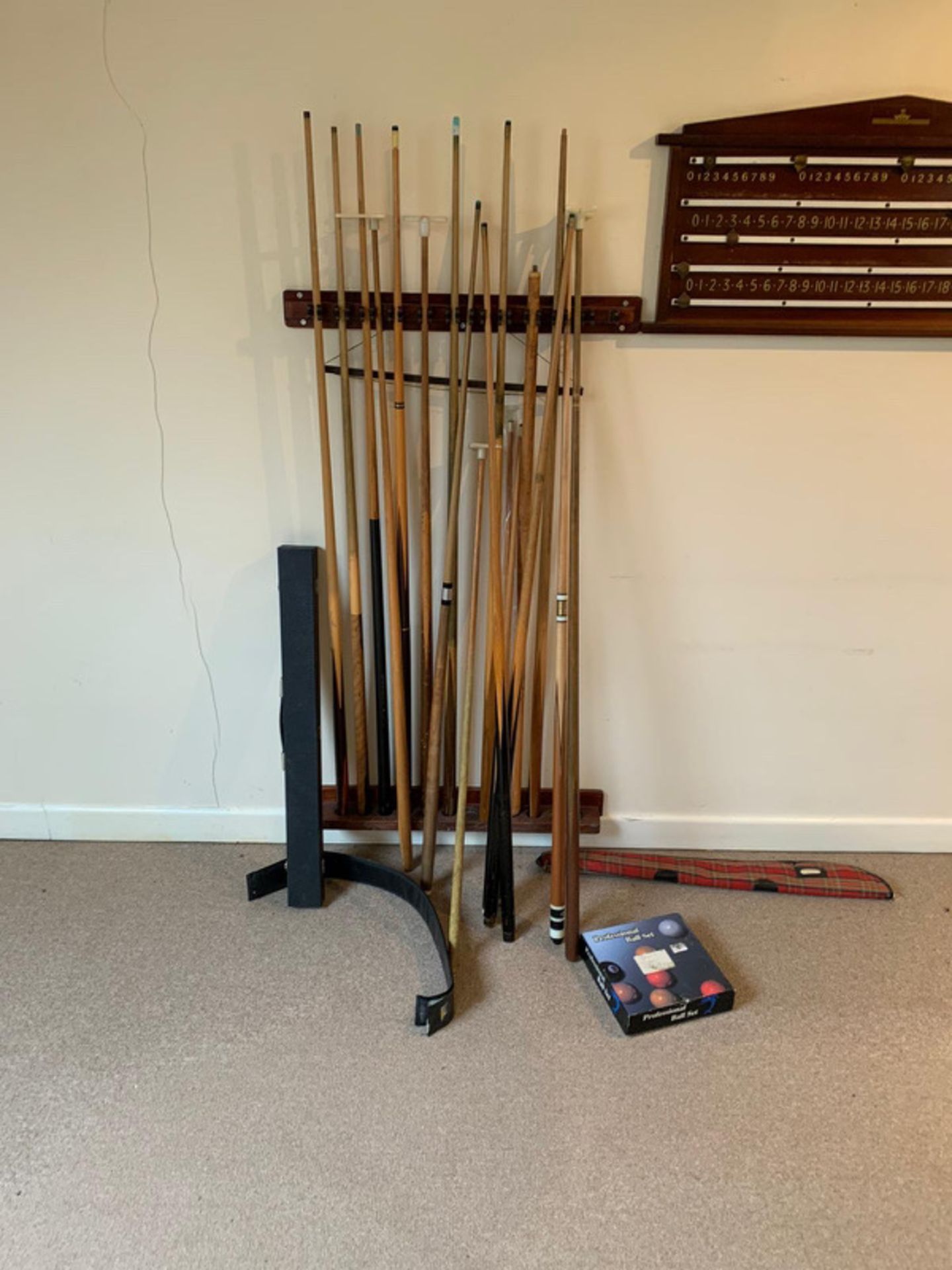 FULL SIZE SLATE SNOOKER TABLE WITH CUES - HOLDER - SCOREBOARD NO RESERVE - Image 5 of 8