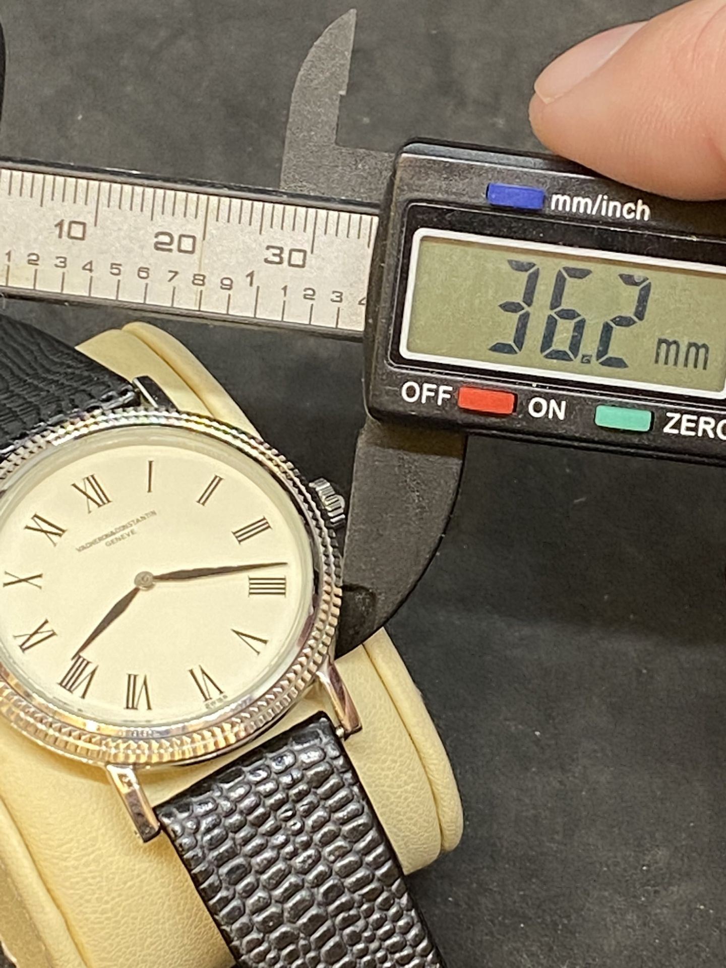 VACHERON & CONSTANTIN MOVEMENT WITH A WATCH CASE & DIAL MARKED V & C - Image 5 of 8