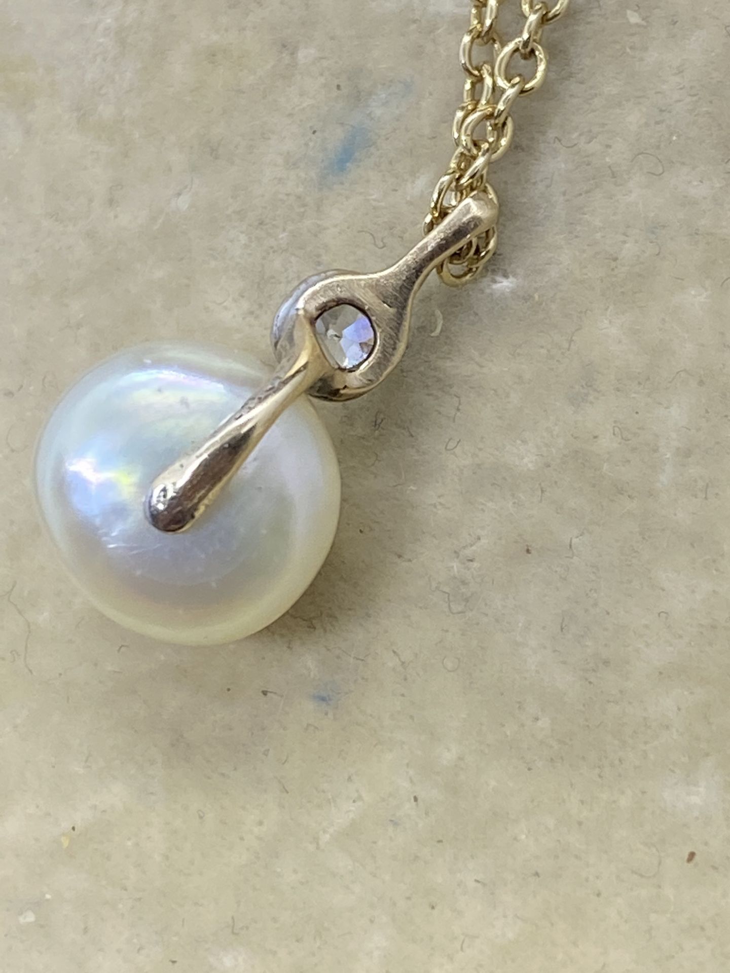 CULTURED PEARL & DIAMOND SET PENDANT WITH GOLD CHAIN - Image 4 of 4