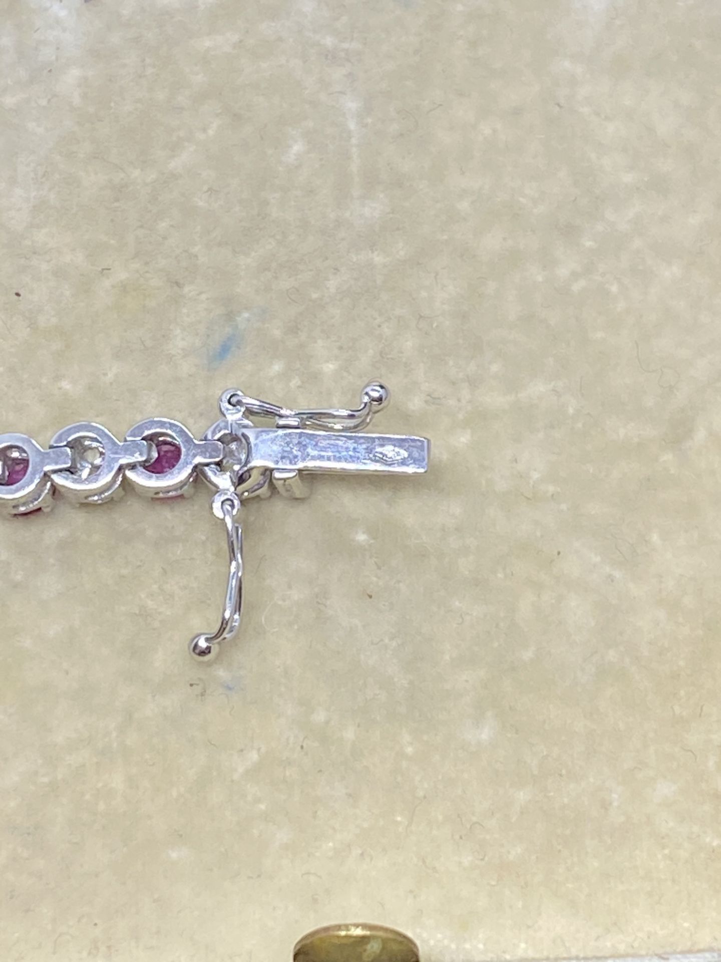 18ct WHITE GOLD 2.00ct RUBY & 2.00ct DIAMOND TENNIS BRACELET - Image 6 of 7