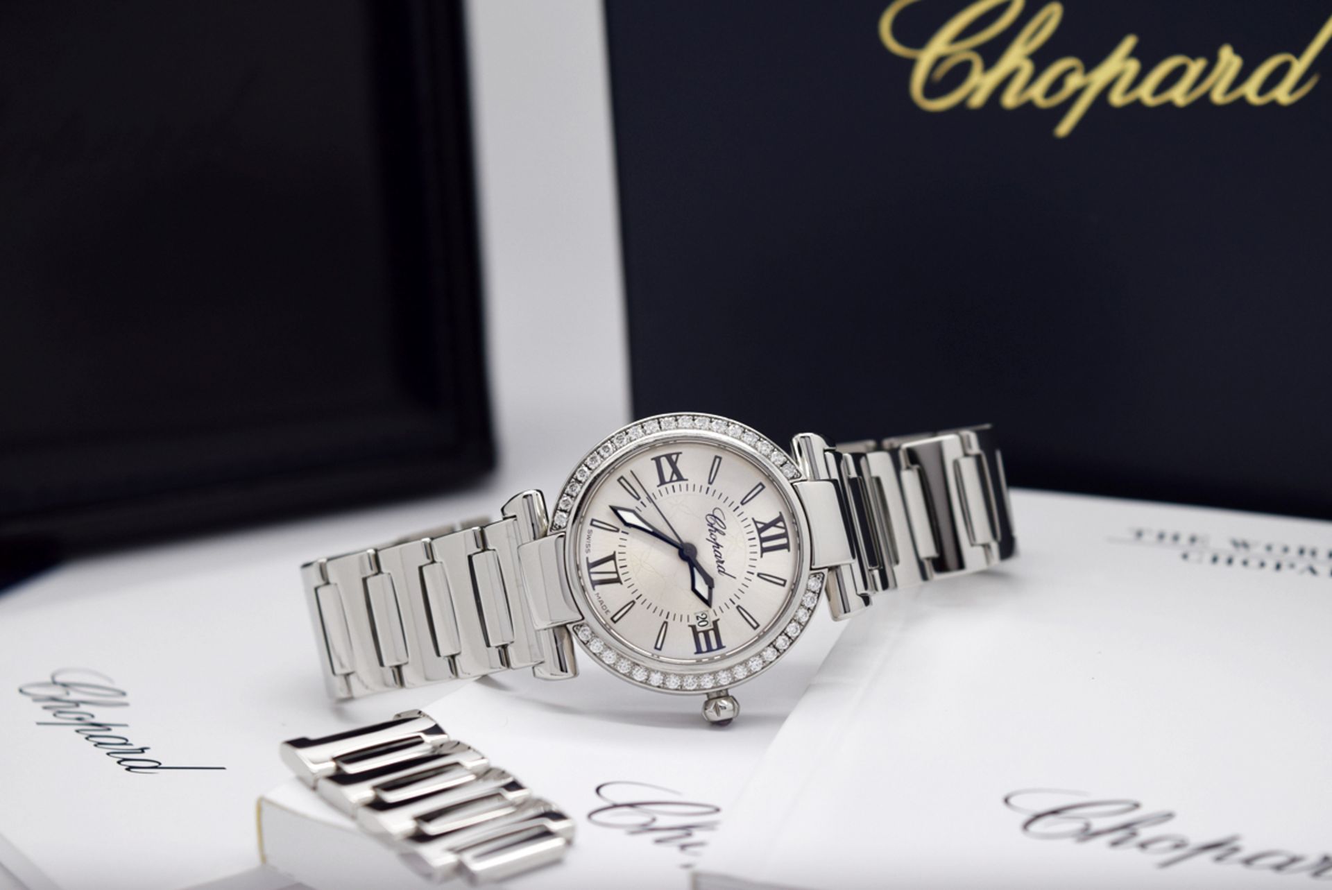 Chopard Diamond Imperiale 28mm - Ref. 388541-3004 (Diamond Bezel)