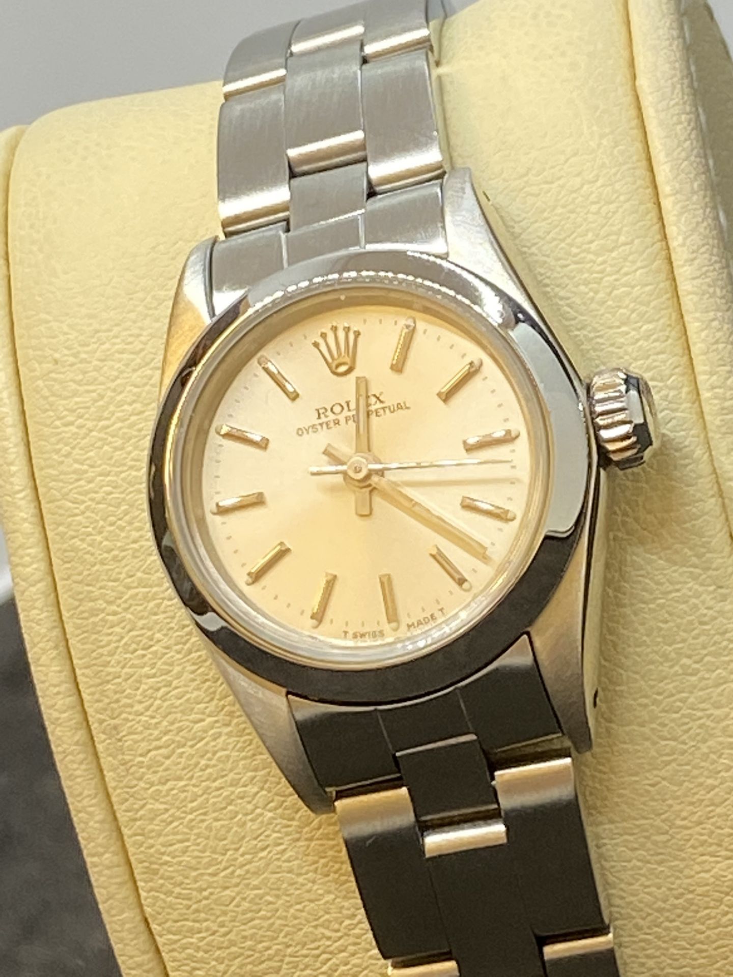 LADIES STAINLESS STEEL ROLEX OYSTER PERPETUAL WATCH - Image 3 of 7
