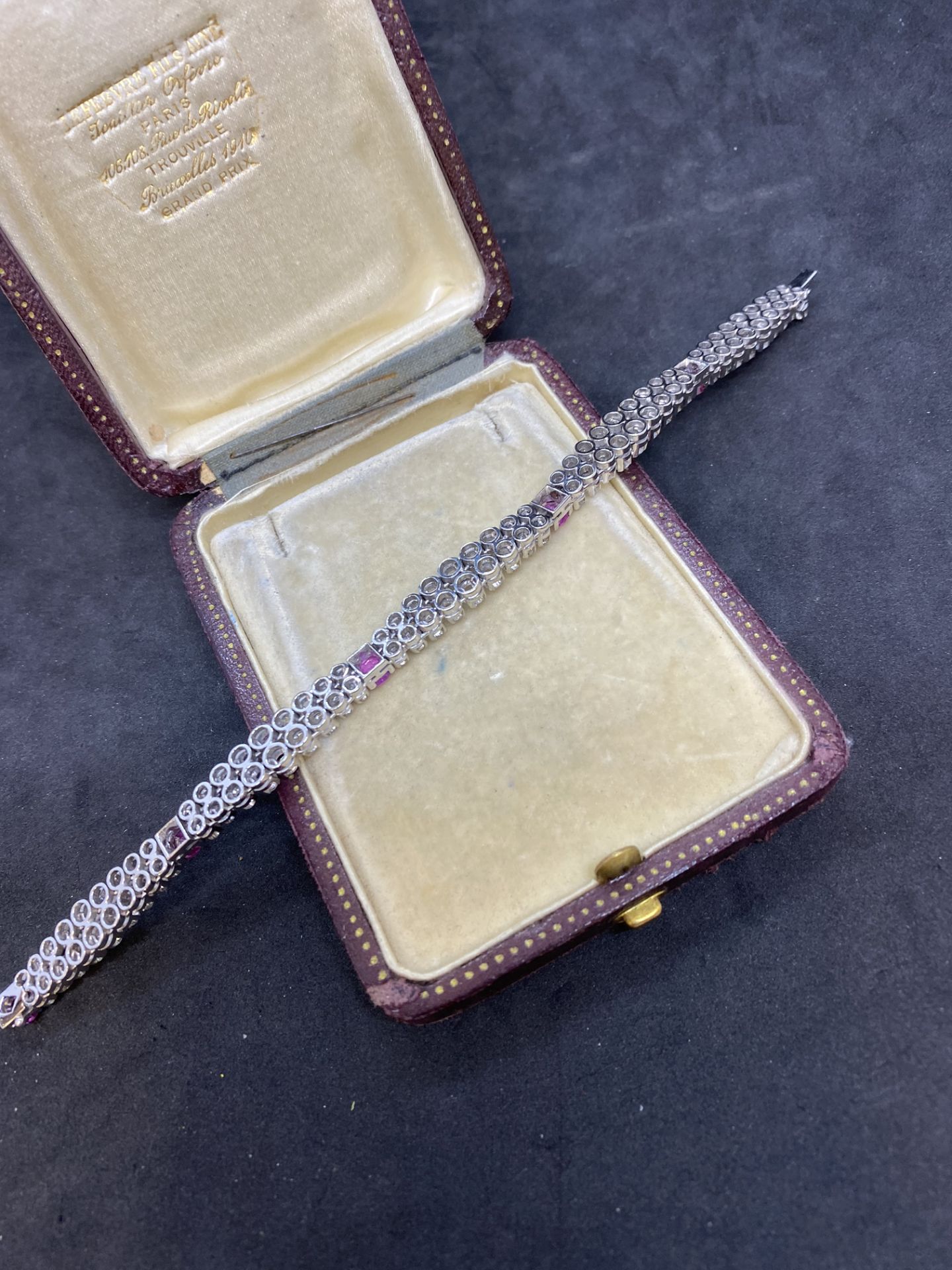 8.00ct G-VS-SI DIAMOND & 1.80ct RUBY BRACELET SET IN 18ct WHITE GOLD - Image 9 of 11