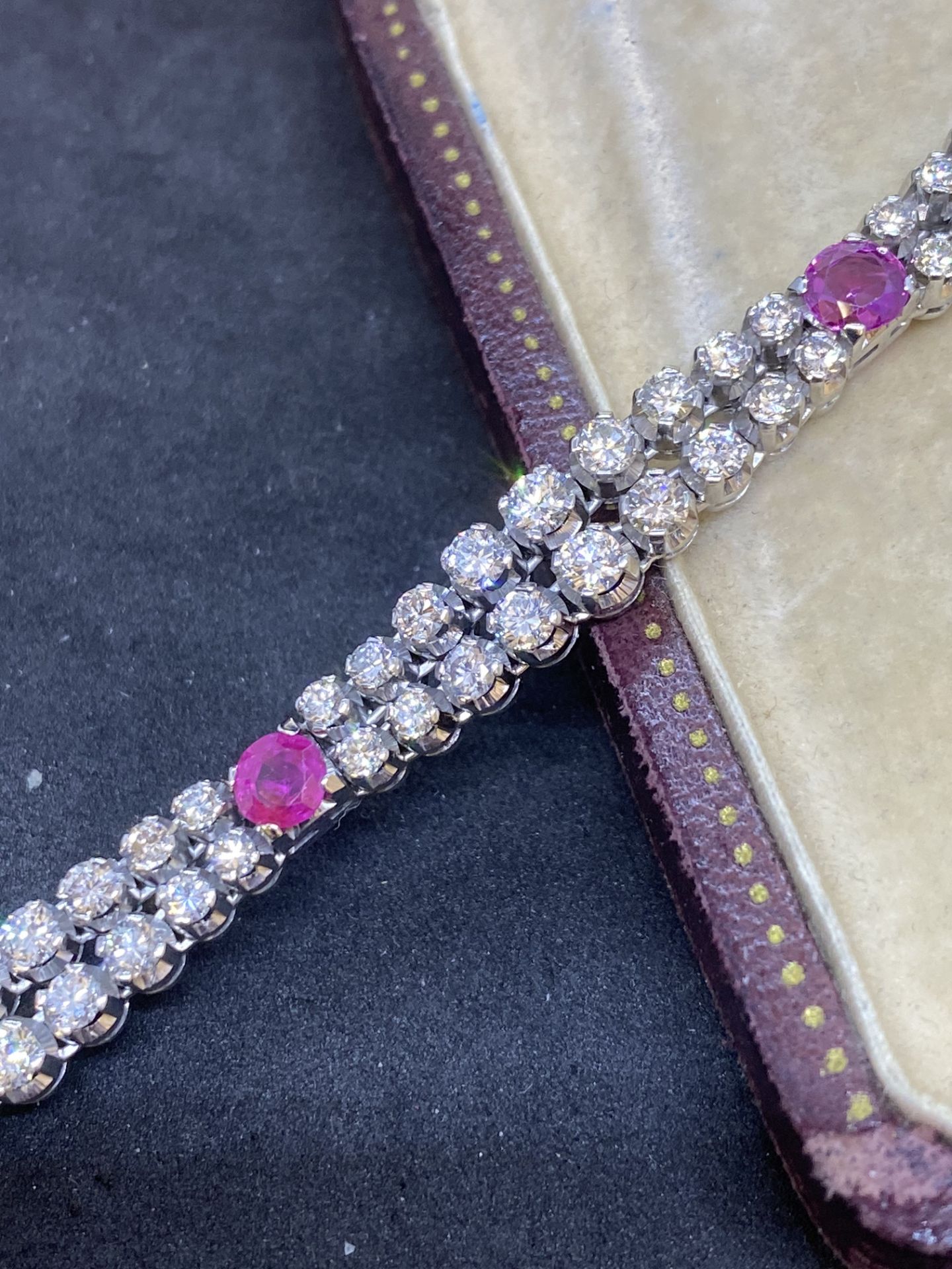 8.00ct G-VS-SI DIAMOND & 1.80ct RUBY BRACELET SET IN 18ct WHITE GOLD - Image 3 of 11